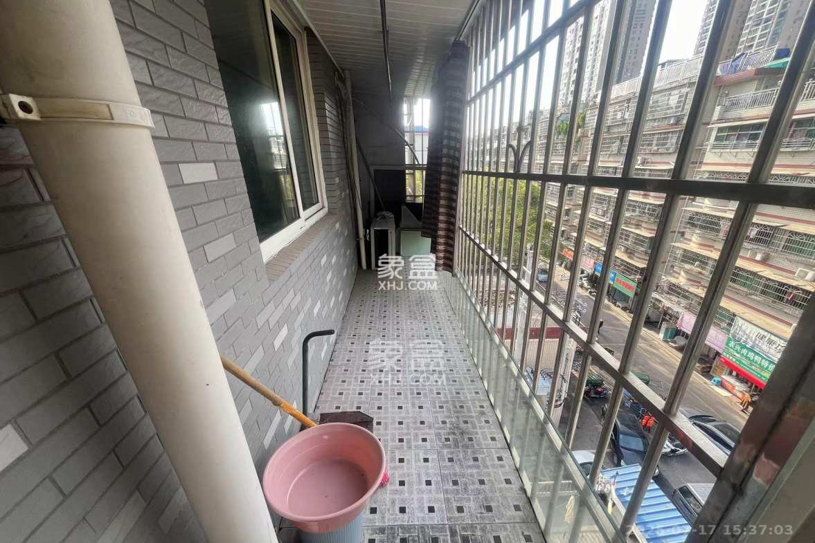 天伦公寓 3室2厅2卫 2300.0元/月 天伦公寓 3室2厅2卫 2300.0元/月室内图