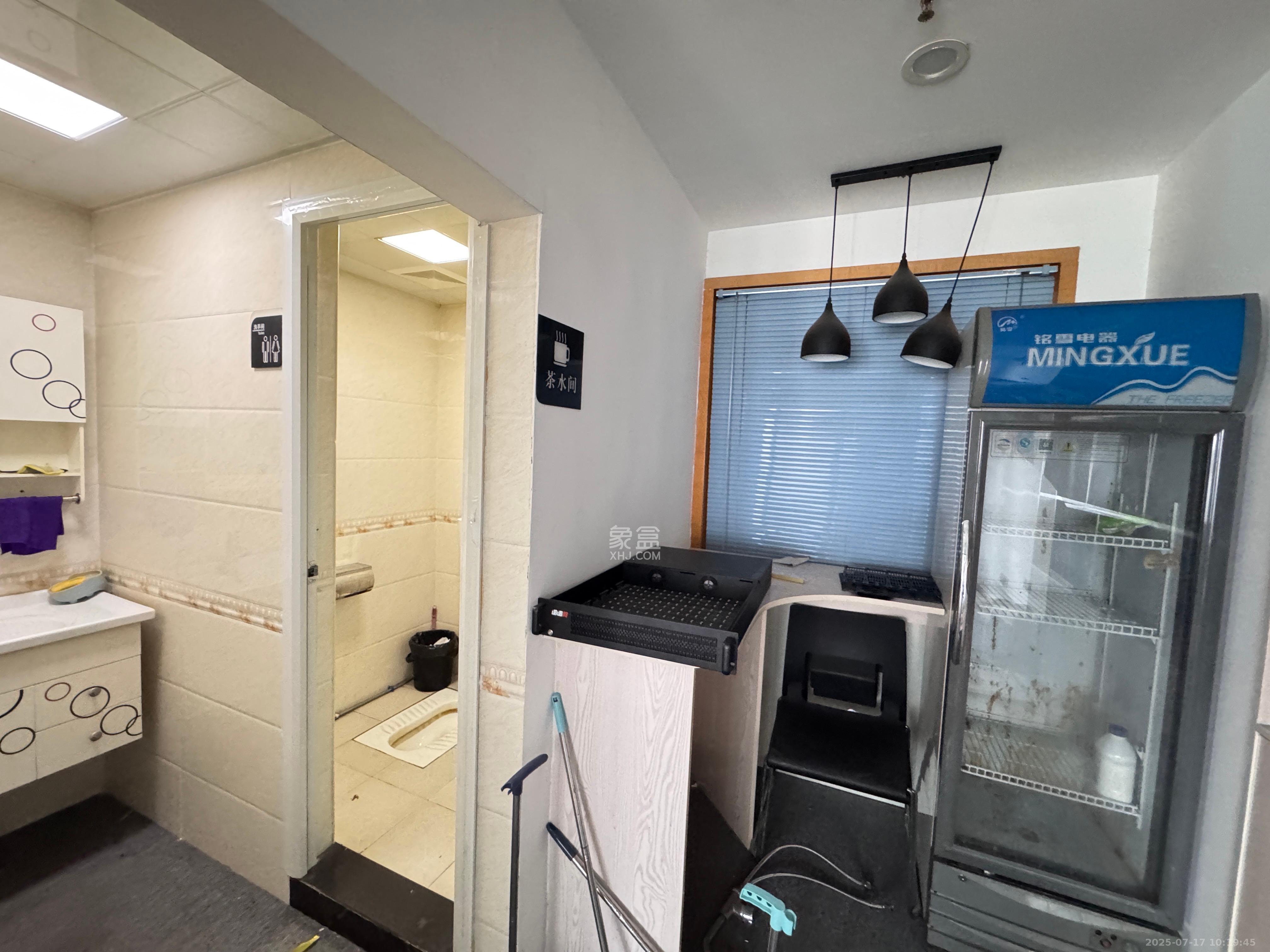 德思勤城市广场(宝格丽公寓) 1室0厅0卫 6000.0元/月 德思勤城市广场(宝格丽公寓) 1室0厅0卫 6000.0元/月室内图