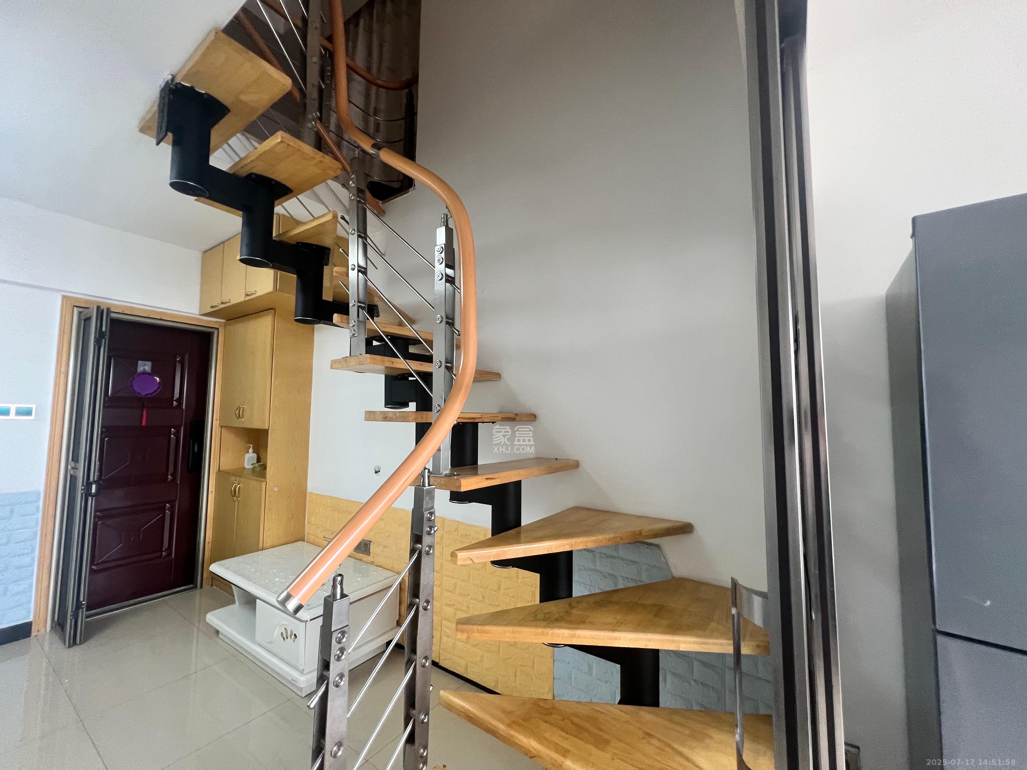 金色loft（鑫秋大厦）  2室1厅1卫   1600.00元/月室内图