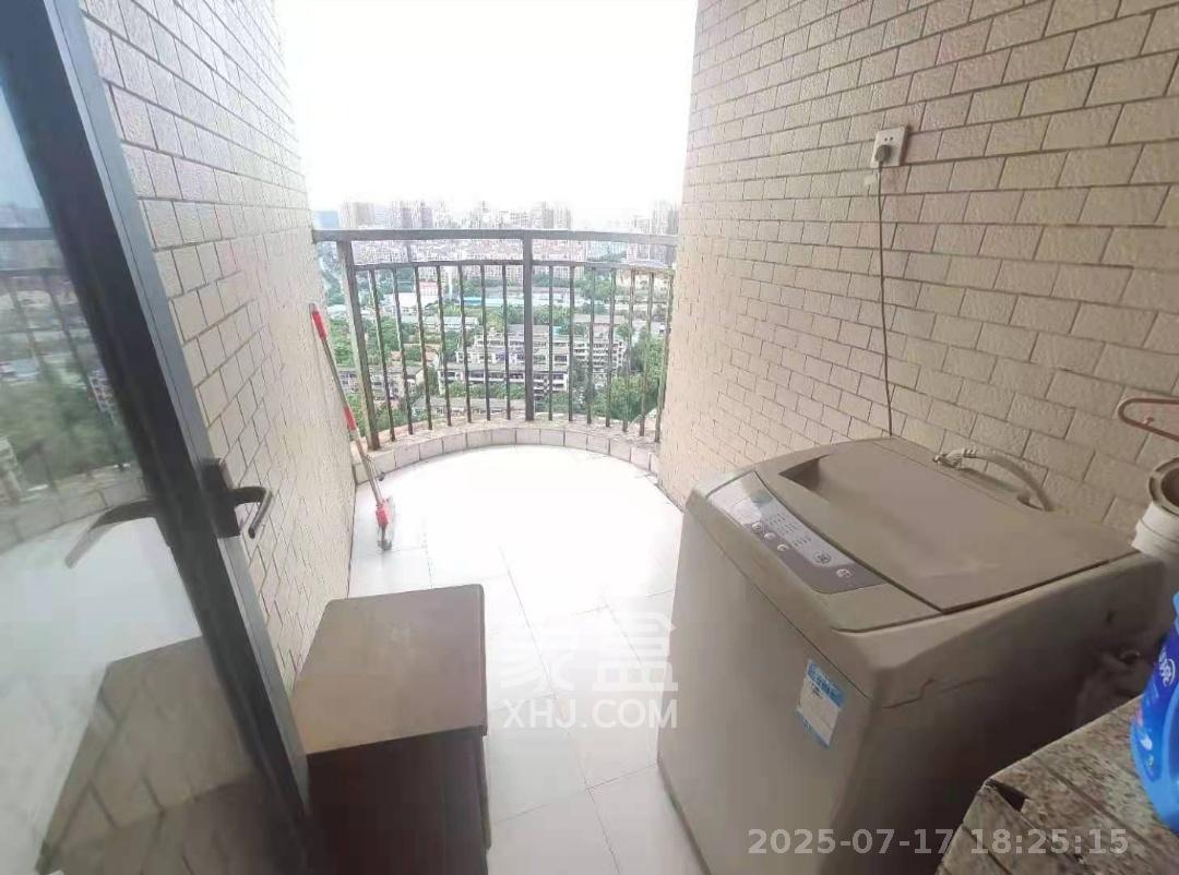 金领家族 1室1厅1卫 1300.0元/月 金领家族 1室1厅1卫 1300.0元/月室内图