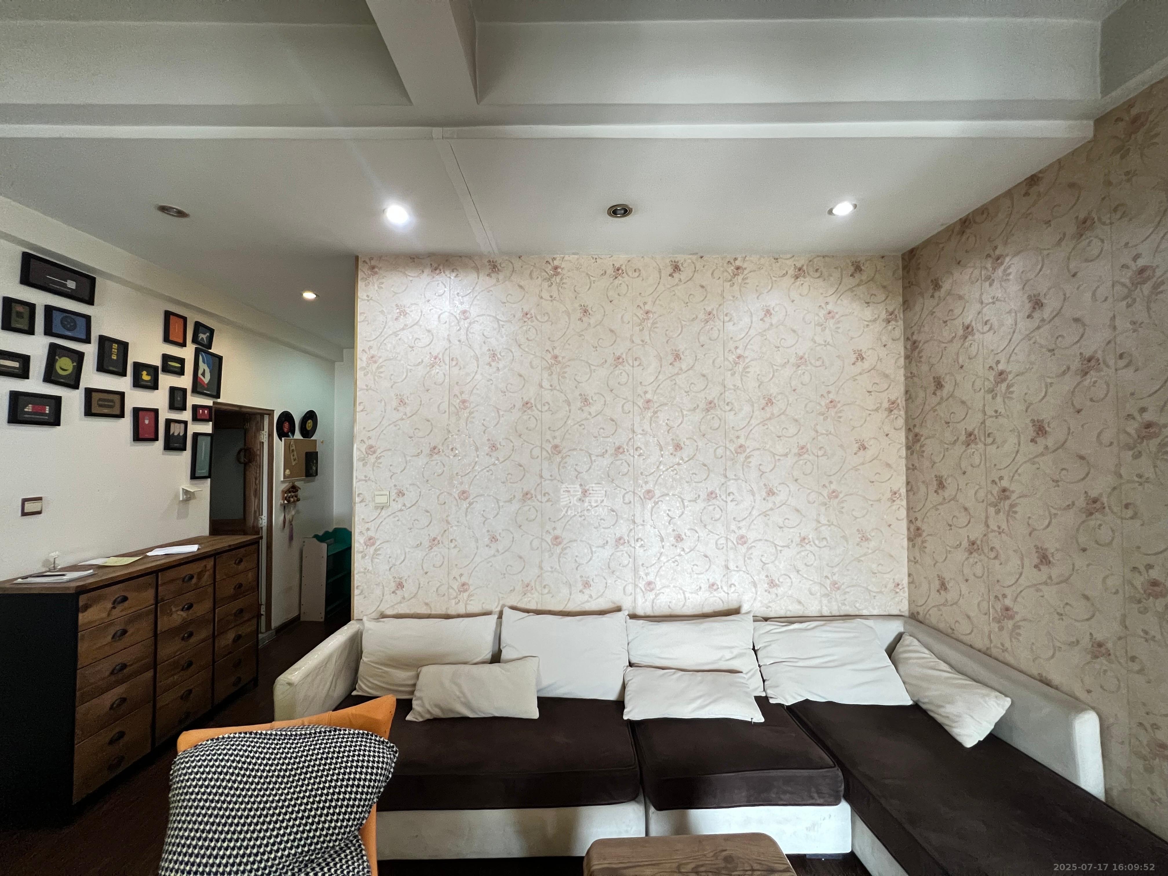 自由.com(自由大厦) 2室1厅1卫 2100.0元/月 自由.com(自由大厦) 2室1厅1卫 2100.0元/月室内图