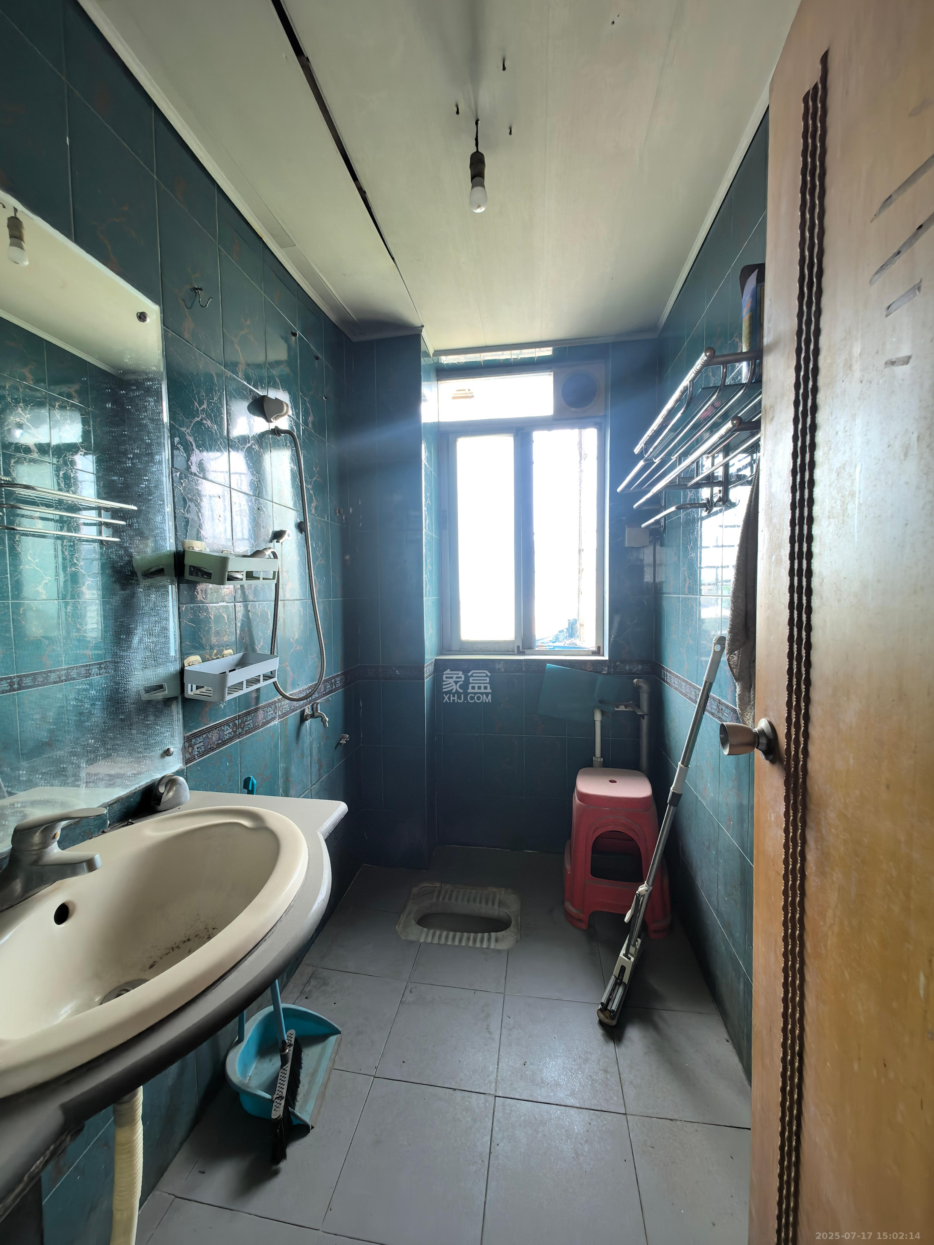 紫荆园社区新铁路宿舍(长铁下大垅) 2室1厅1卫 1000.0元/月 紫荆园社区新铁路宿舍(长铁下大垅) 2室1厅1卫 1000.0元/月室内图