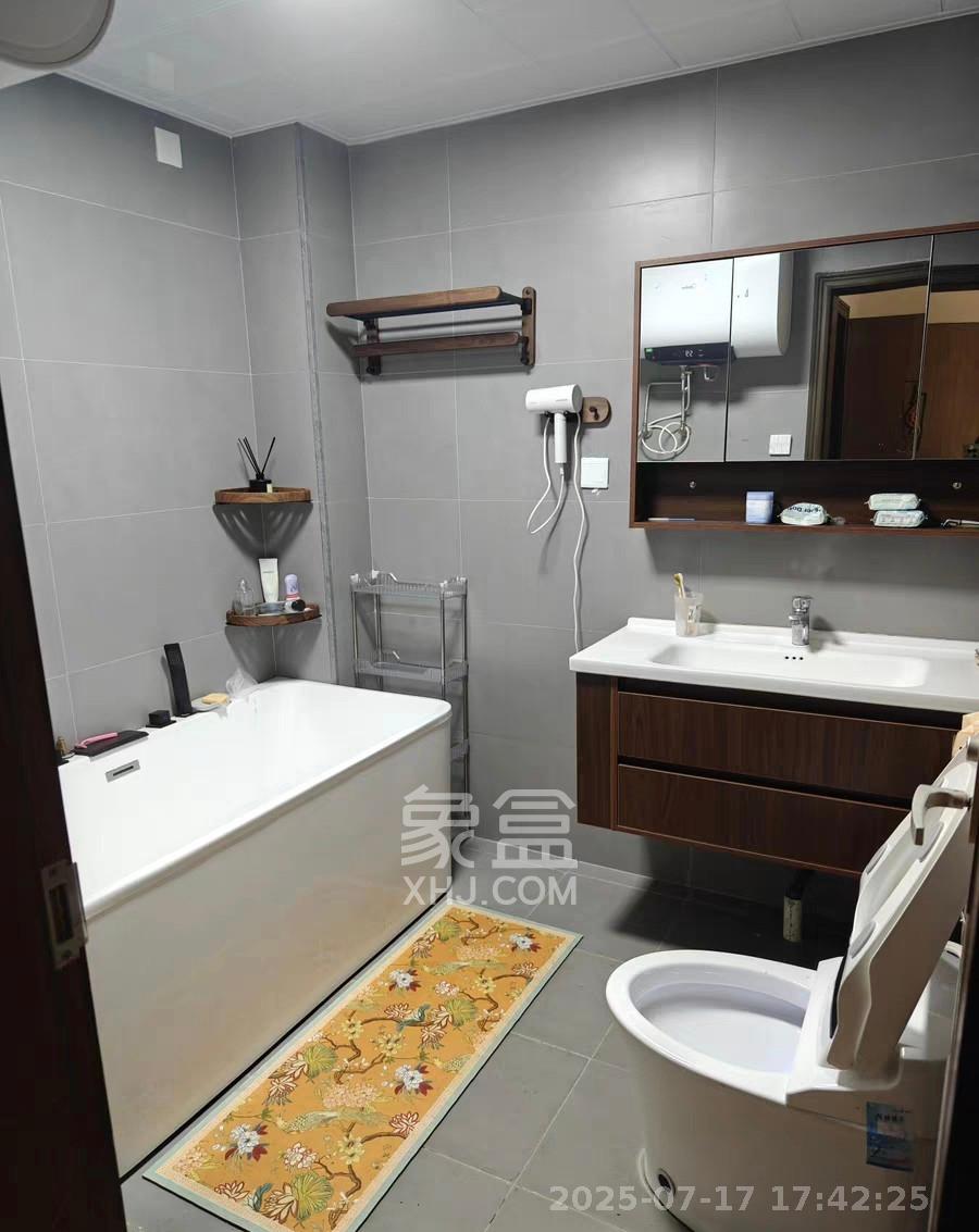 西街花园  4室2厅2卫   4000.00元/月室内图