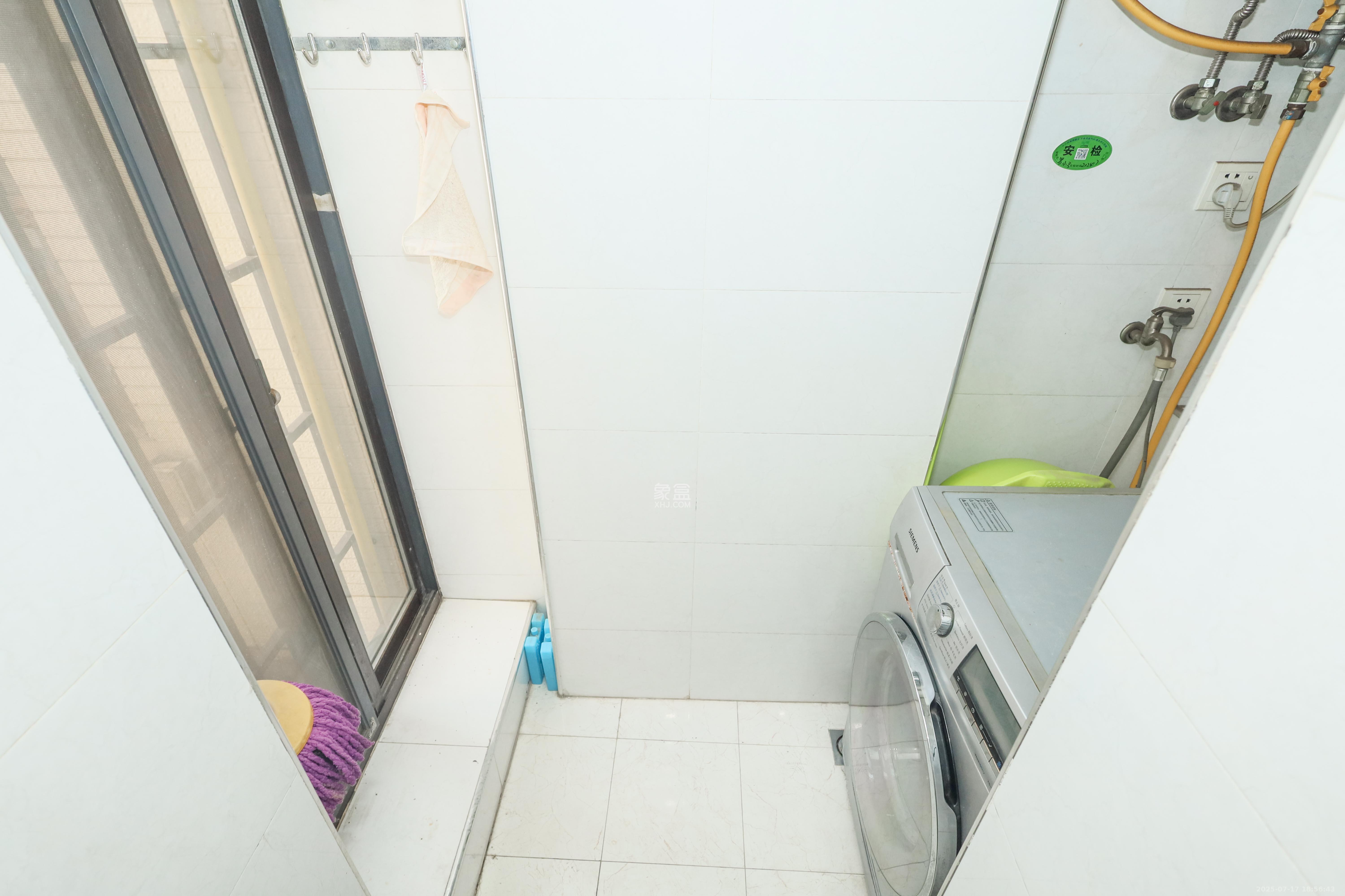 保利麓谷林语E区  4室2厅2卫    91.8万 保利麓谷林语E区  4室2厅2卫    91.8万卫生间