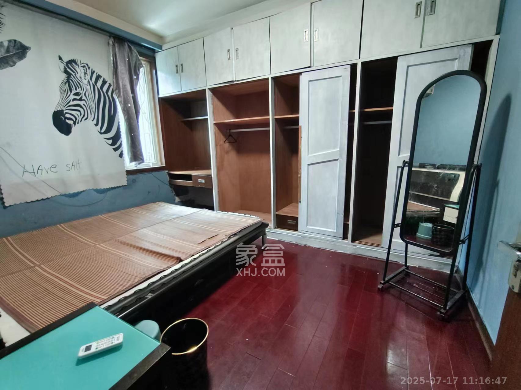 长岭水电八局宿舍 2室1厅1卫 1200.0元/月 长岭水电八局宿舍 2室1厅1卫 1200.0元/月室内图