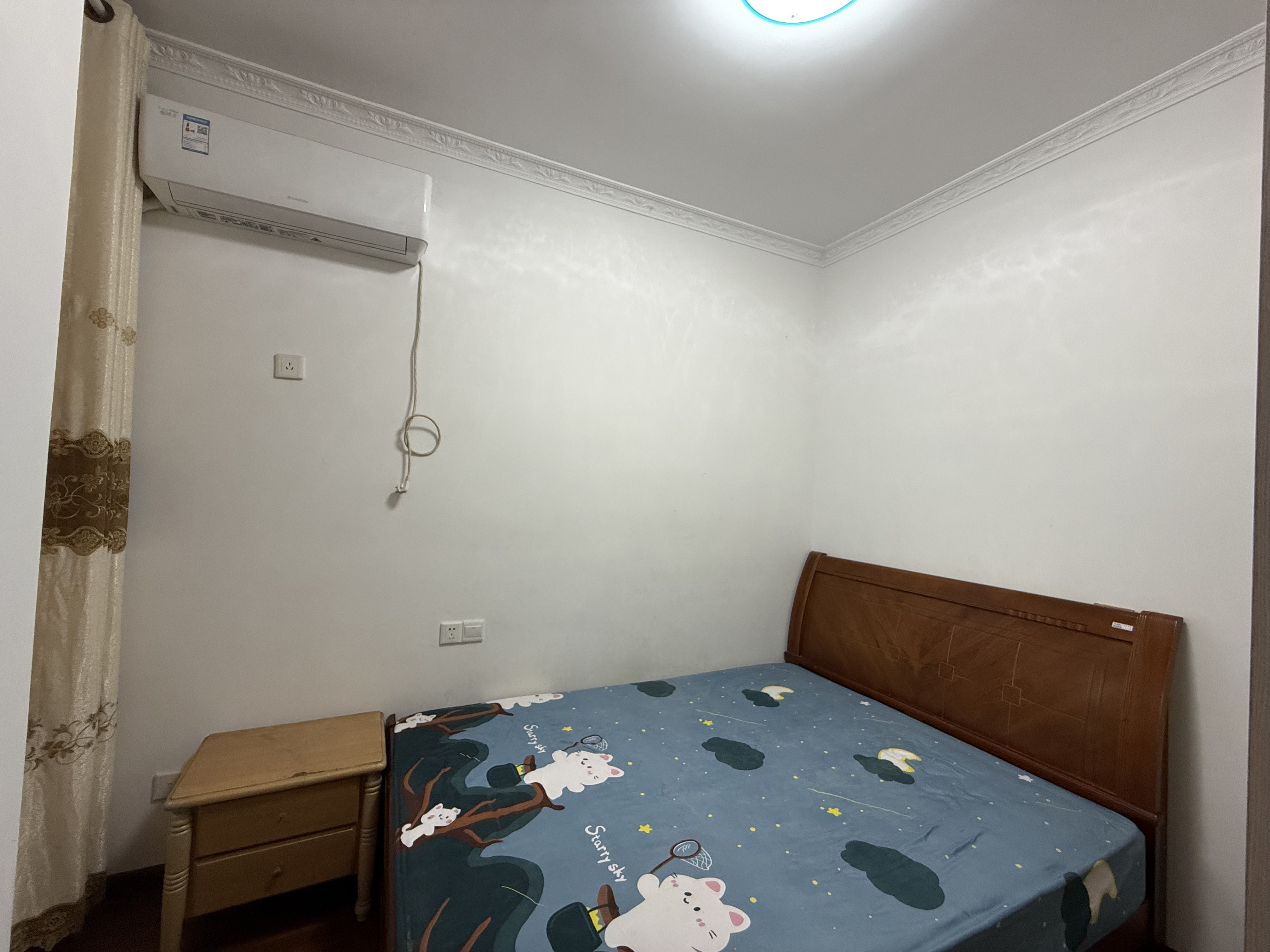 逸臣广场 2室2厅1卫 1500.0元/月 逸臣广场 2室2厅1卫 1500.0元/月室内图