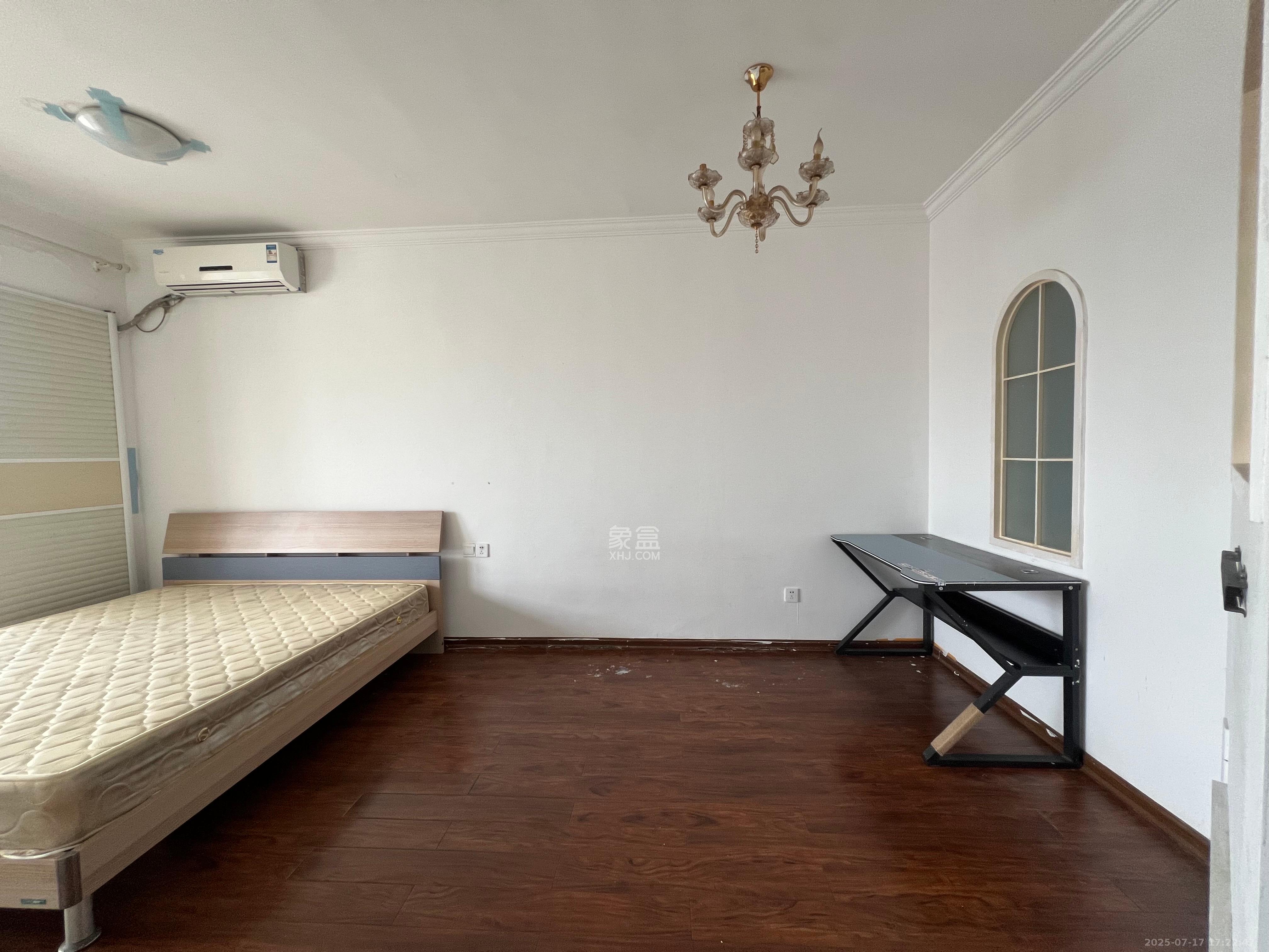 时代星城  1室1厅1卫    1000.0元/月室内图