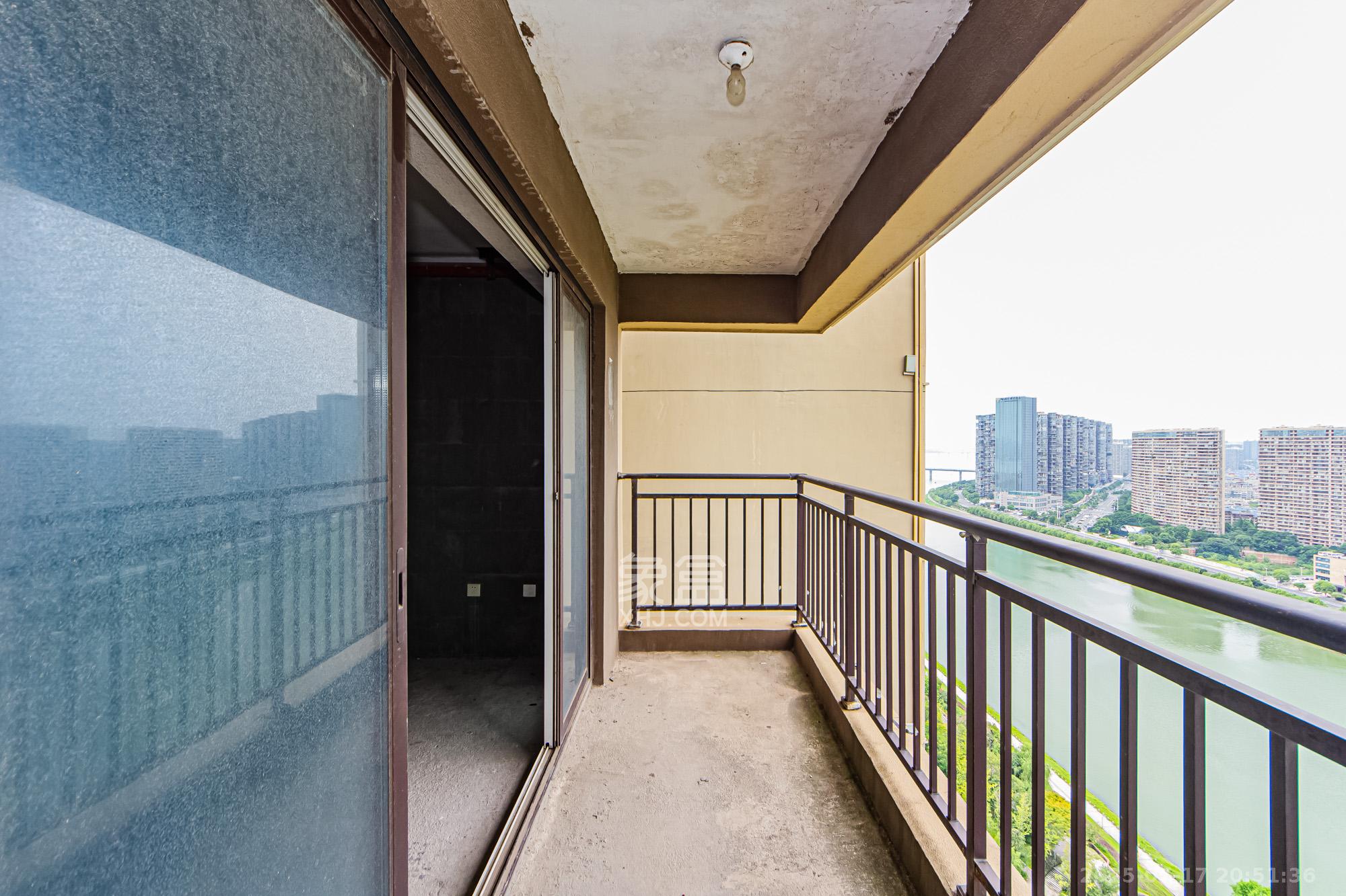 北辰三角洲C2区  3室2厅2卫    190.0万 北辰三角洲C2区  3室2厅2卫    190.0万阳台