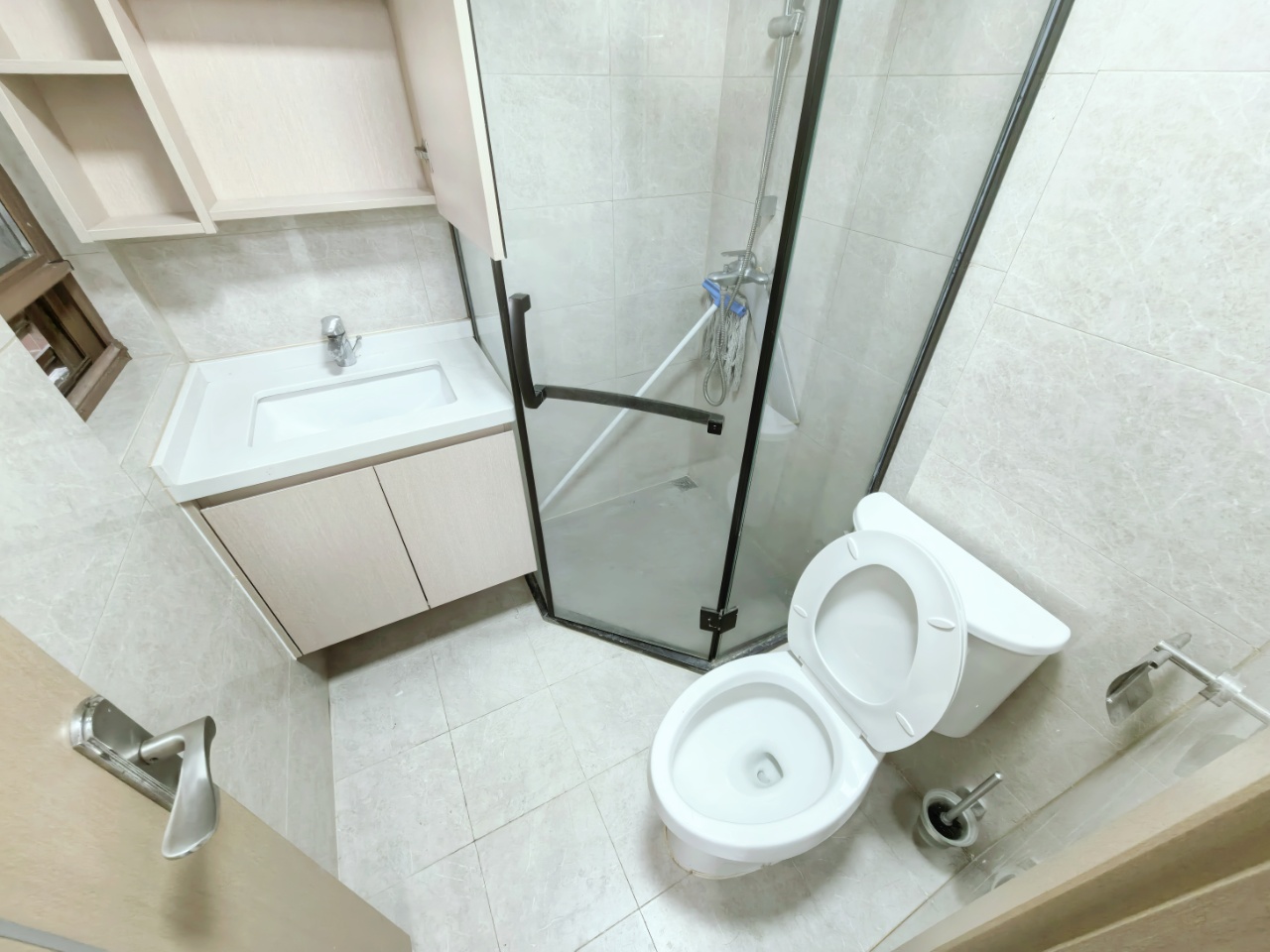 金龙城市广场二期  2室1厅1卫    2700.0元/月 金龙城市广场二期  2室1厅1卫    2700.0元/月室内图