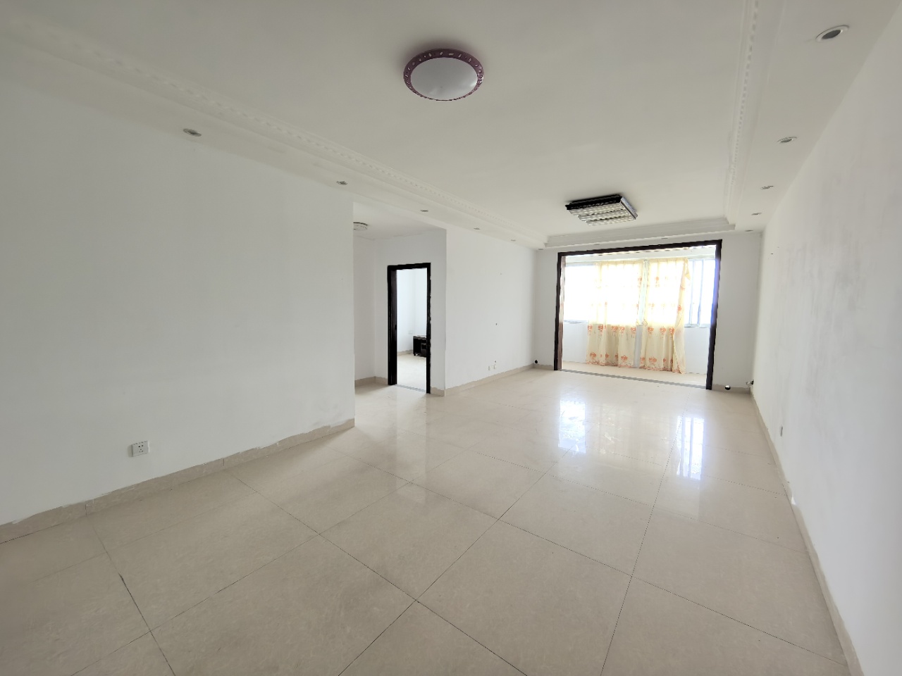 万城国际  1室1厅1卫    1200.0元/月 万城国际  1室1厅1卫    1200.0元/月