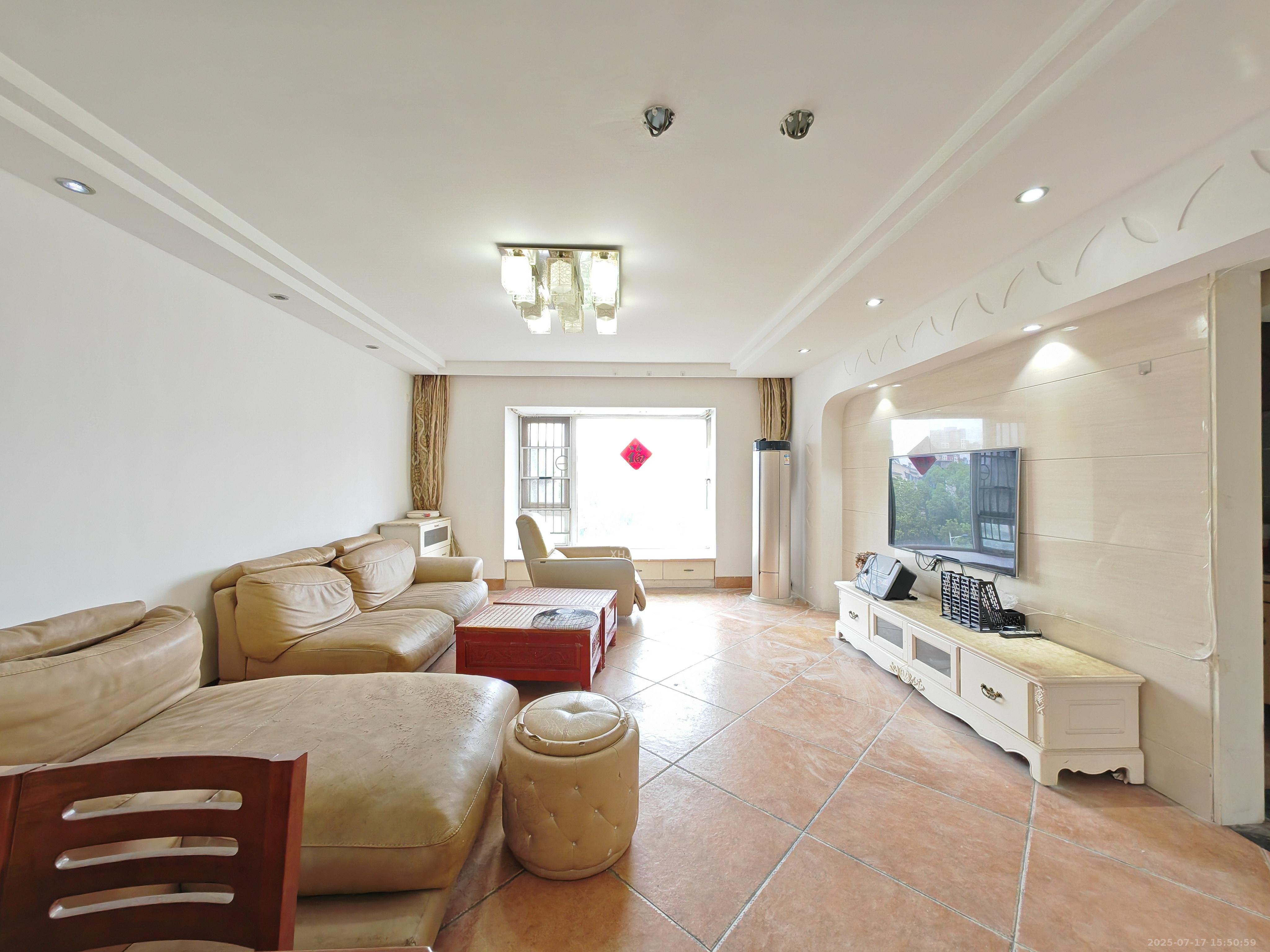 三重星都心 3室2厅2卫 3000.0元/月 三重星都心 3室2厅2卫 3000.0元/月室内图