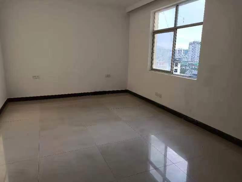 宏力大厦(宏历商业广场)  4室2厅3卫    2500.0元/月 宏力大厦(宏历商业广场)  4室2厅3卫    2500.0元/月室内图