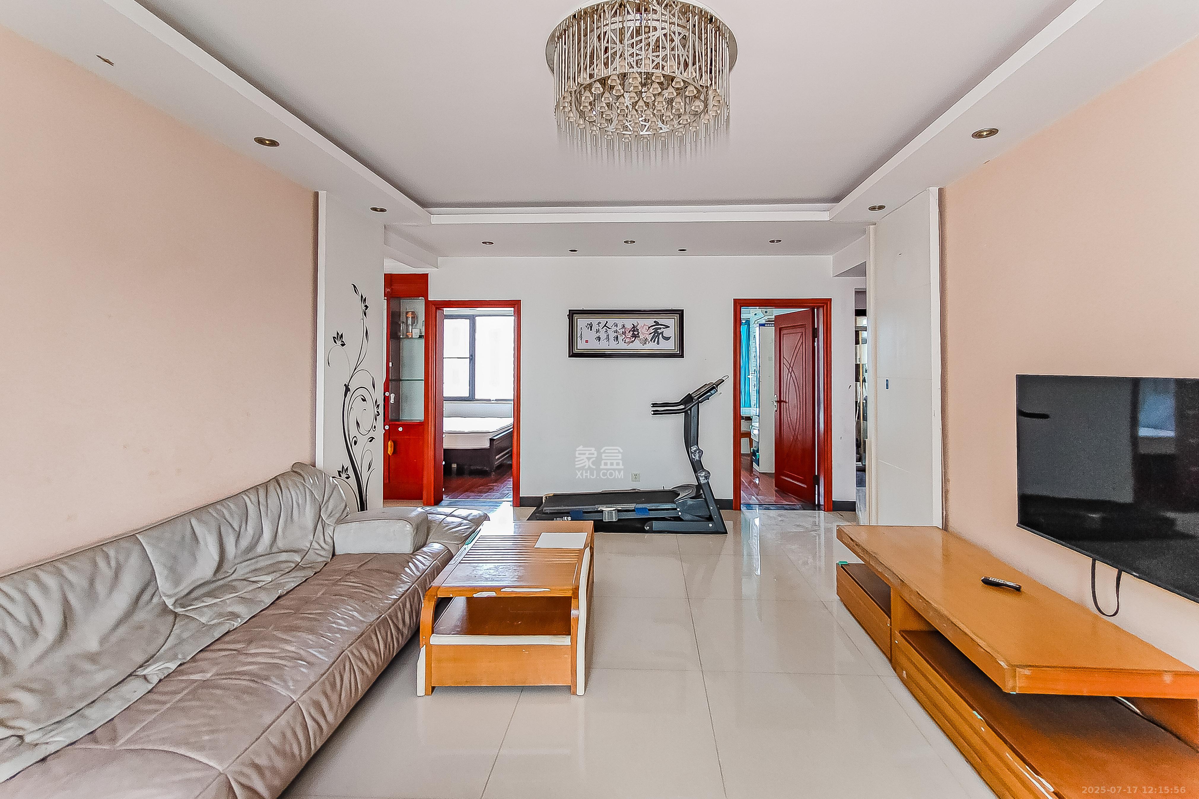 三万英尺  4室2厅2卫    148.0万客厅