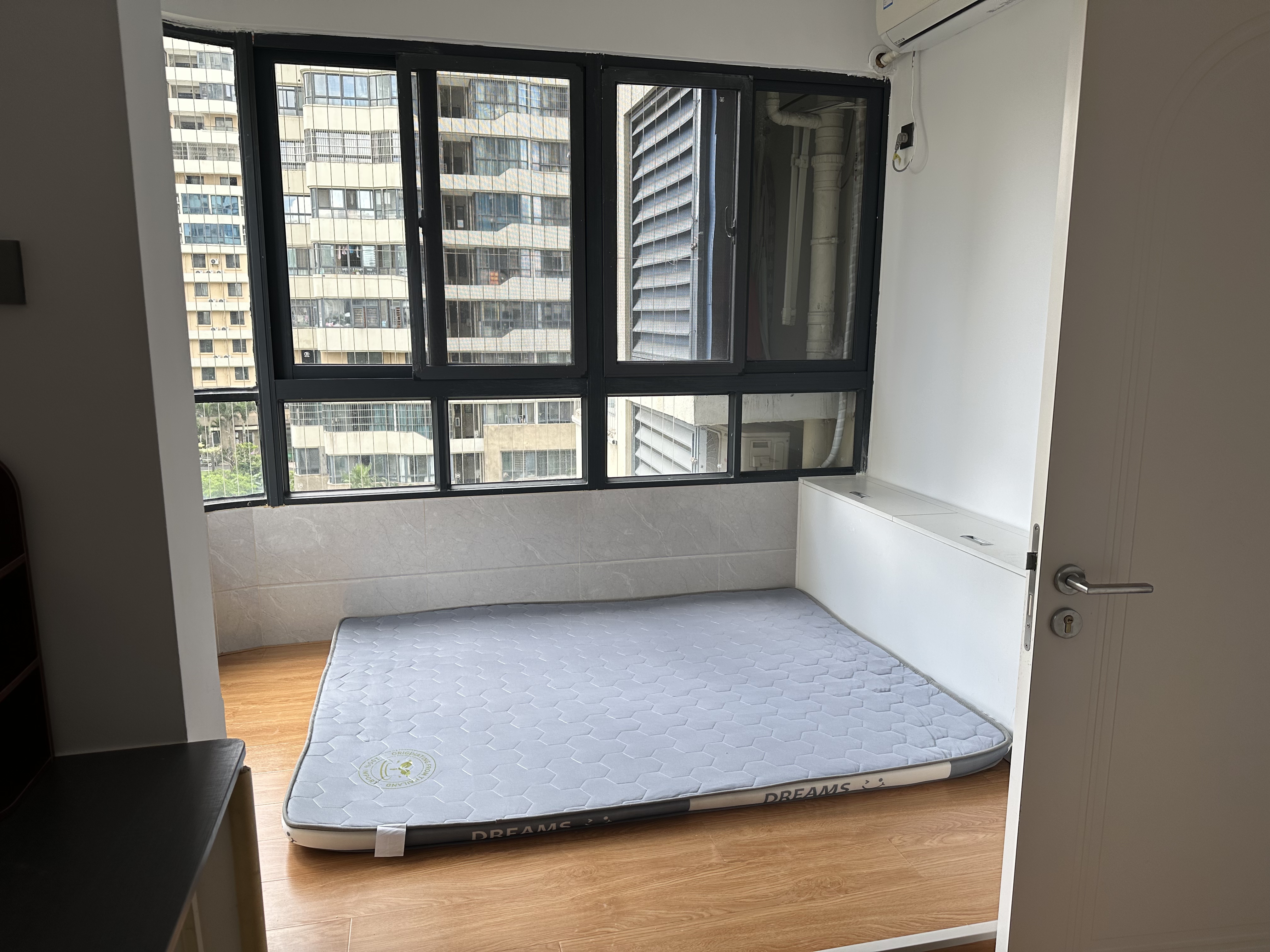 新城吾悦广场 2室2厅1卫 2500.0元/月 新城吾悦广场 2室2厅1卫 2500.0元/月室内图