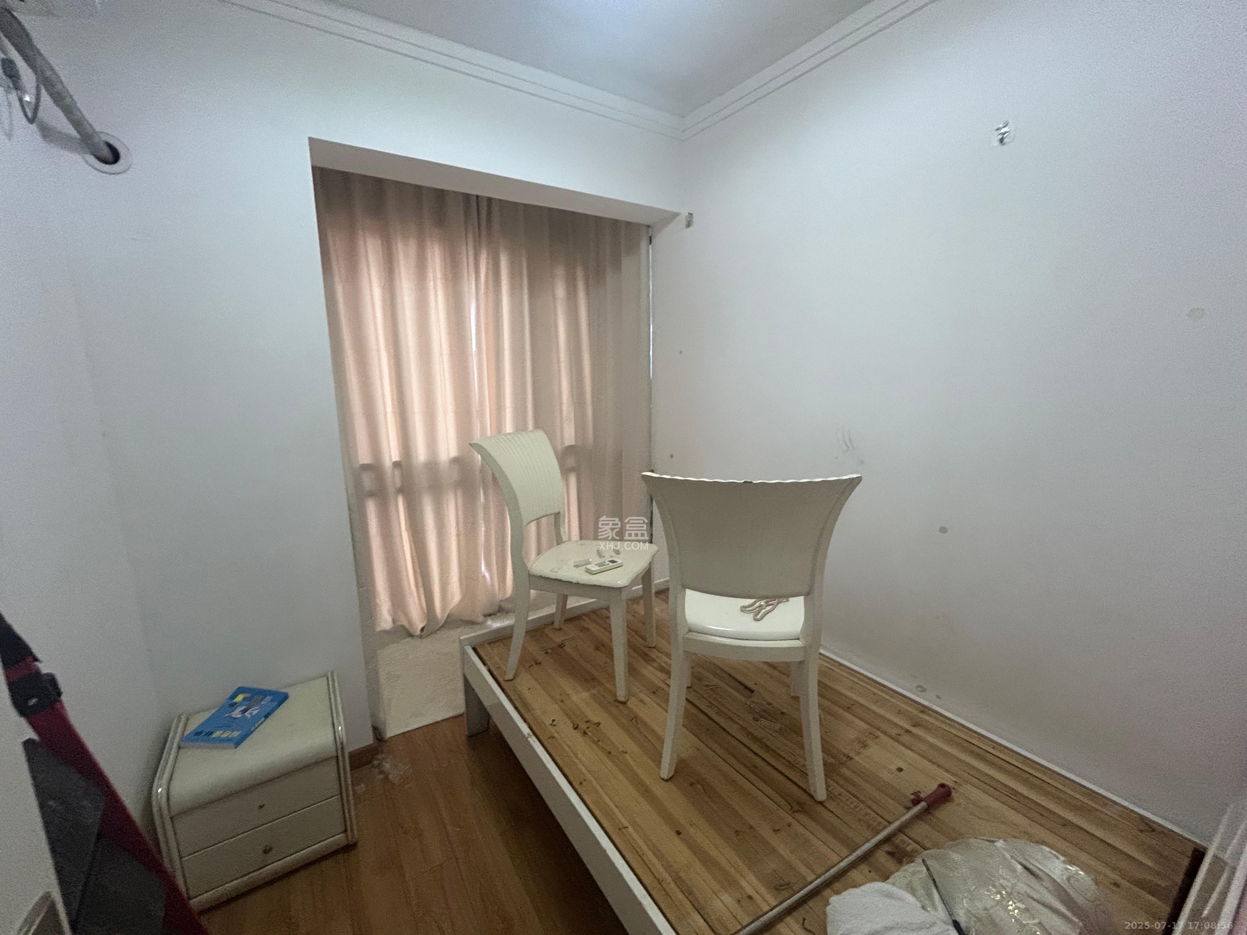 旭辉华庭  3室2厅1卫    1800.0元/月 旭辉华庭  3室2厅1卫    1800.0元/月室内图