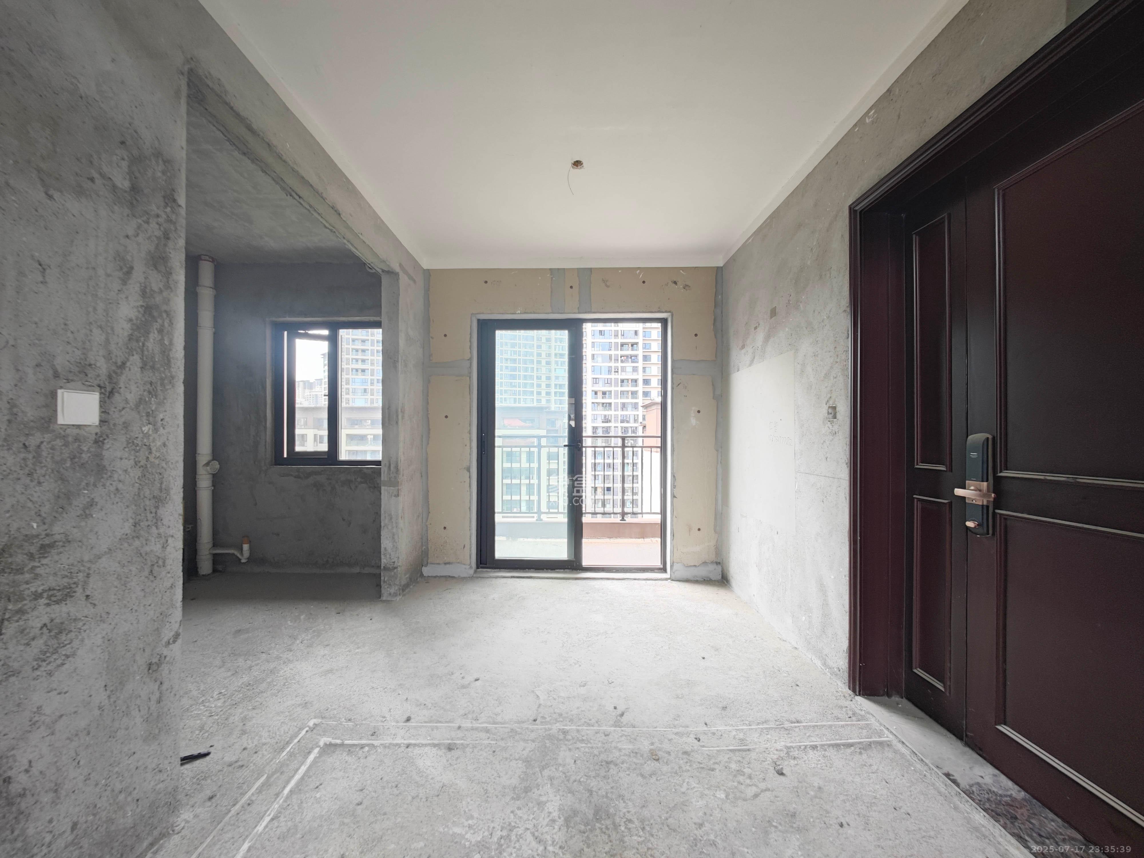 远洋红星天铂一期  5室2厅2卫    220.0万 远洋红星天铂一期  5室2厅2卫    220.0万其他