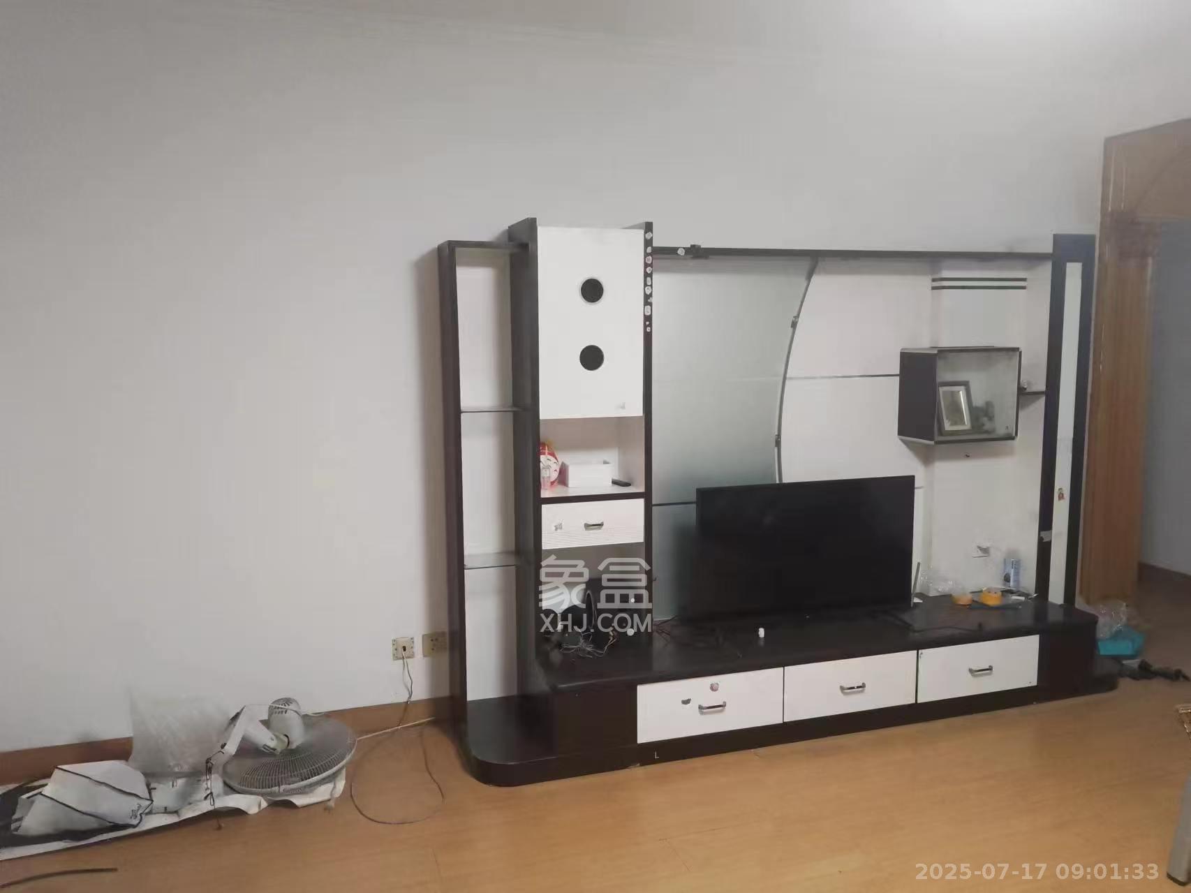 东南明苑 3室2厅2卫 2400.0元/月 东南明苑 3室2厅2卫 2400.0元/月室内图