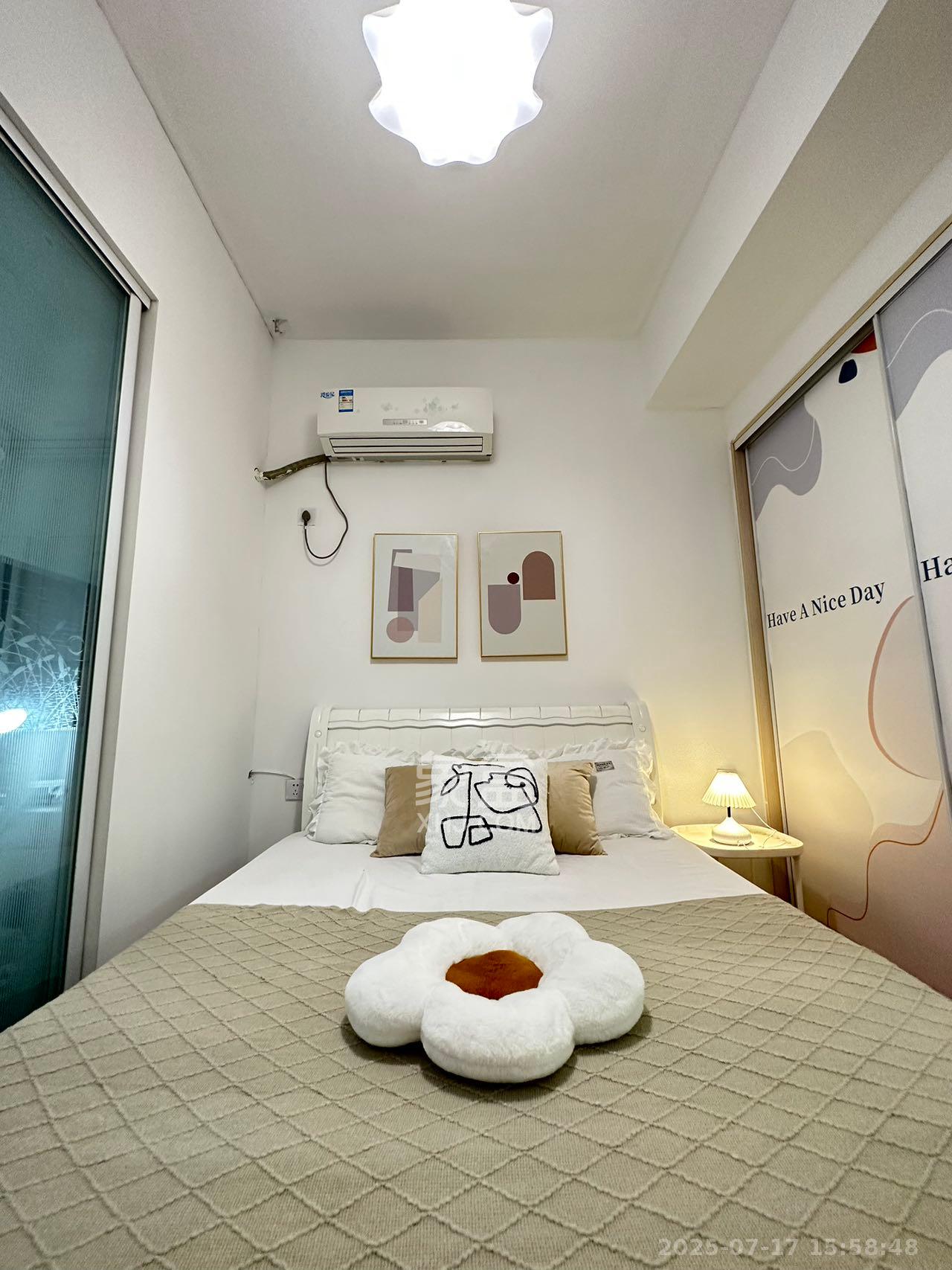 上城星座  1室2厅1卫    3500.0元/月 上城星座  1室2厅1卫    3500.0元/月室内图