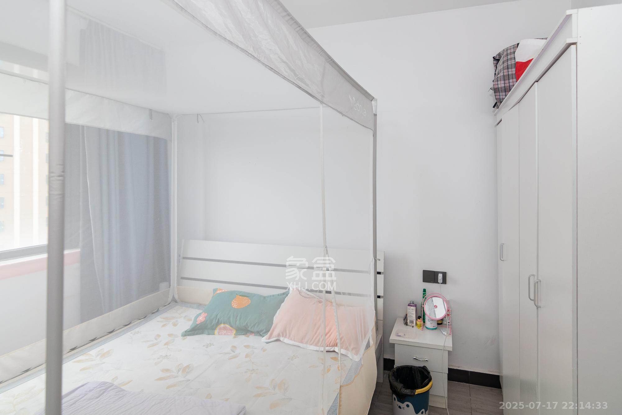 美的翰城  3室2厅2卫    60.0万卧室