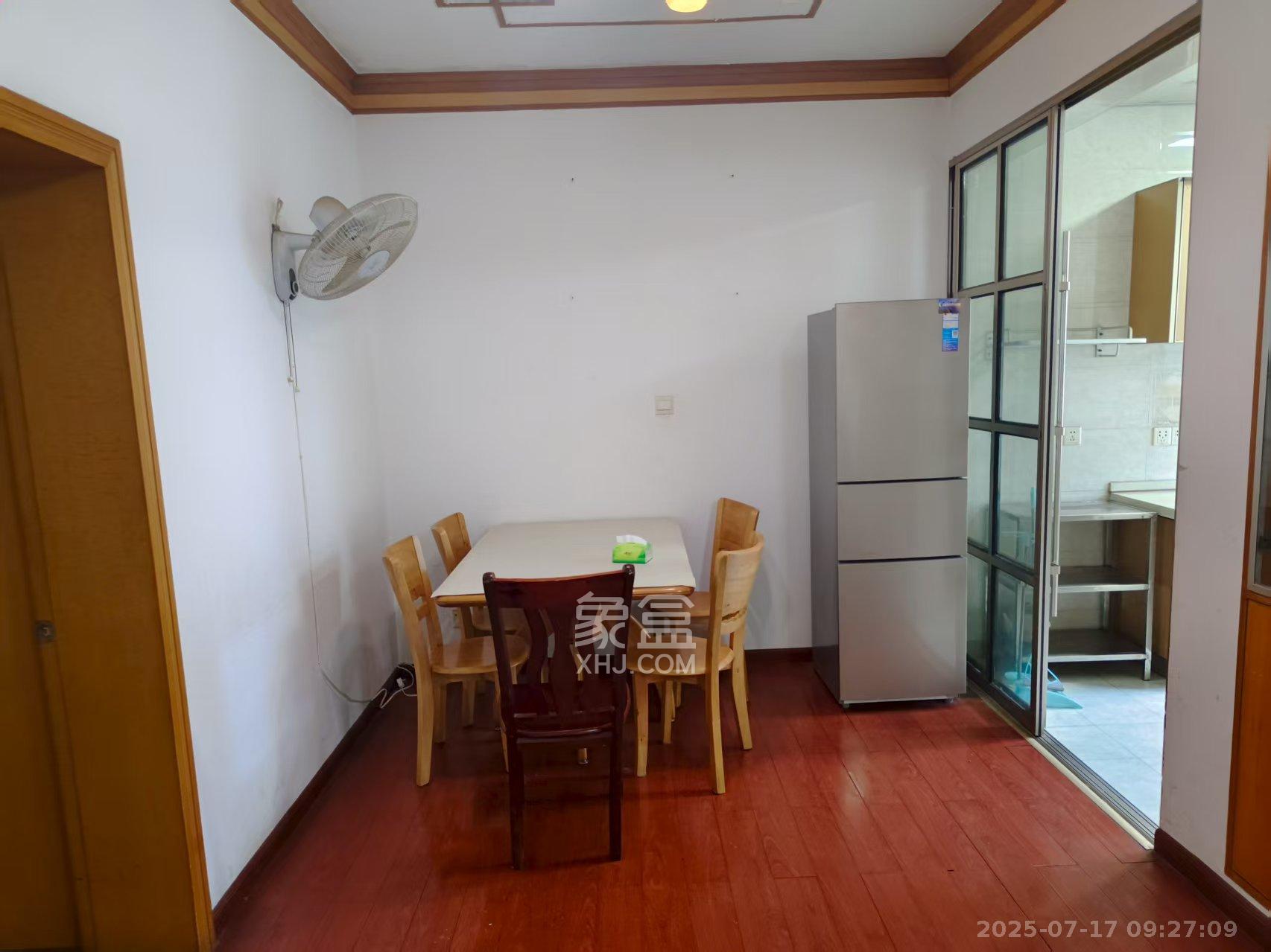 芙蓉区政府机关宿舍 3室2厅1卫 2200.0元/月 芙蓉区政府机关宿舍 3室2厅1卫 2200.0元/月室内图