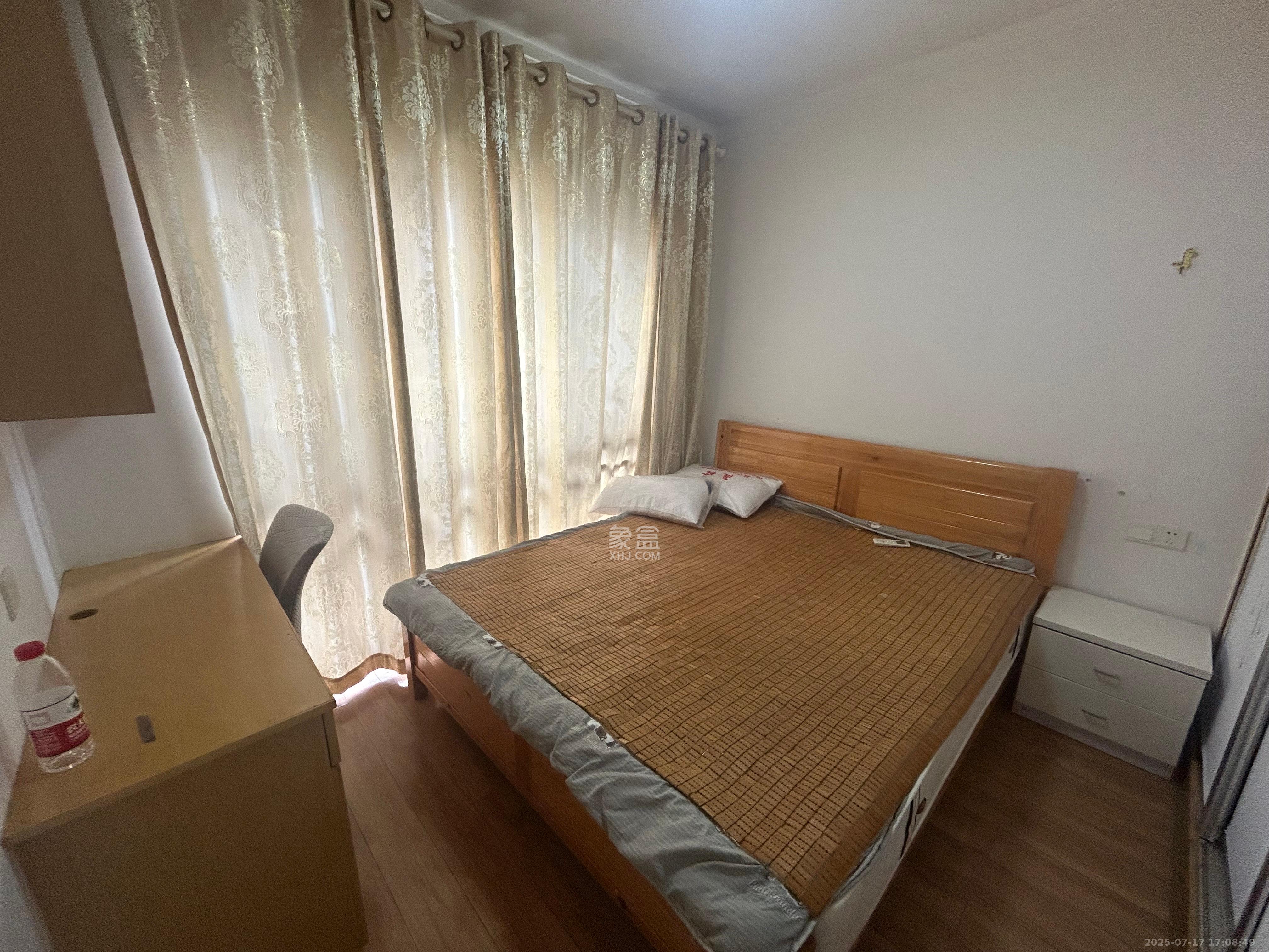 旭辉华庭  3室2厅1卫    1800.0元/月 旭辉华庭  3室2厅1卫    1800.0元/月室内图