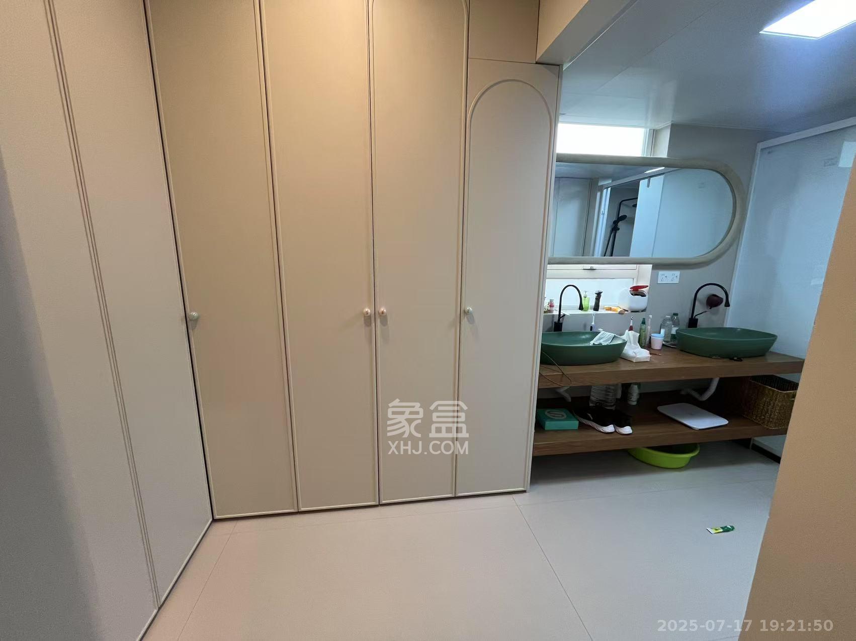 绿地V岛  4室2厅2卫   9000.00元/月室内图
