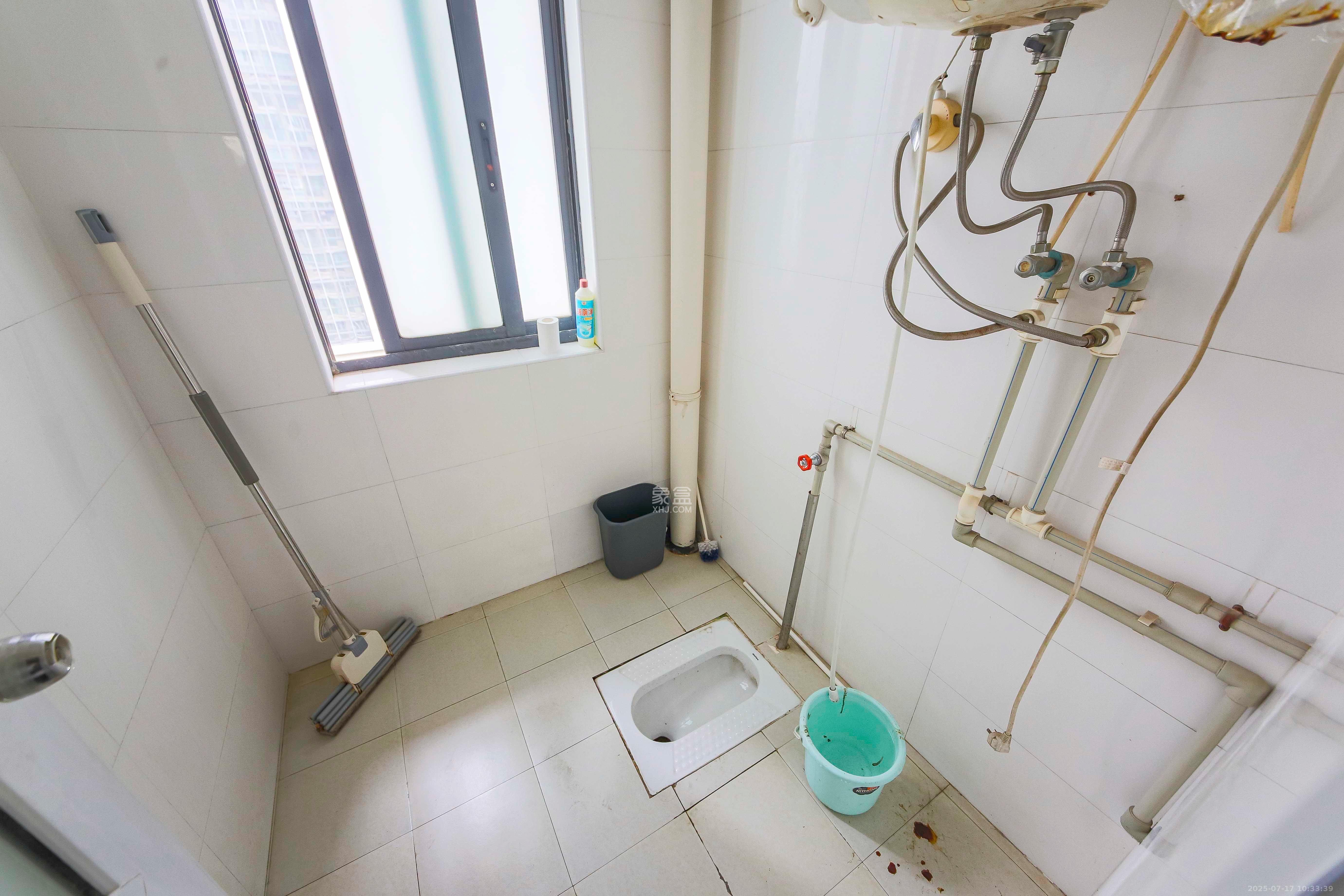 满庭芳小区  3室2厅2卫   2600.00元/月室内图