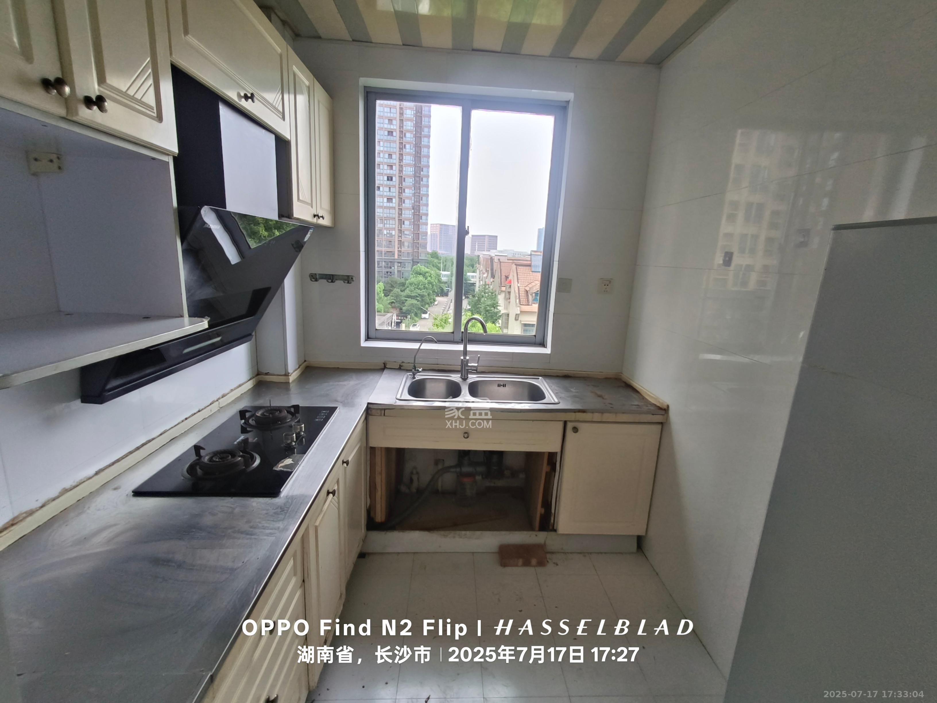 芙蓉苑 3室2厅2卫 2500.0元/月 芙蓉苑 3室2厅2卫 2500.0元/月室内图