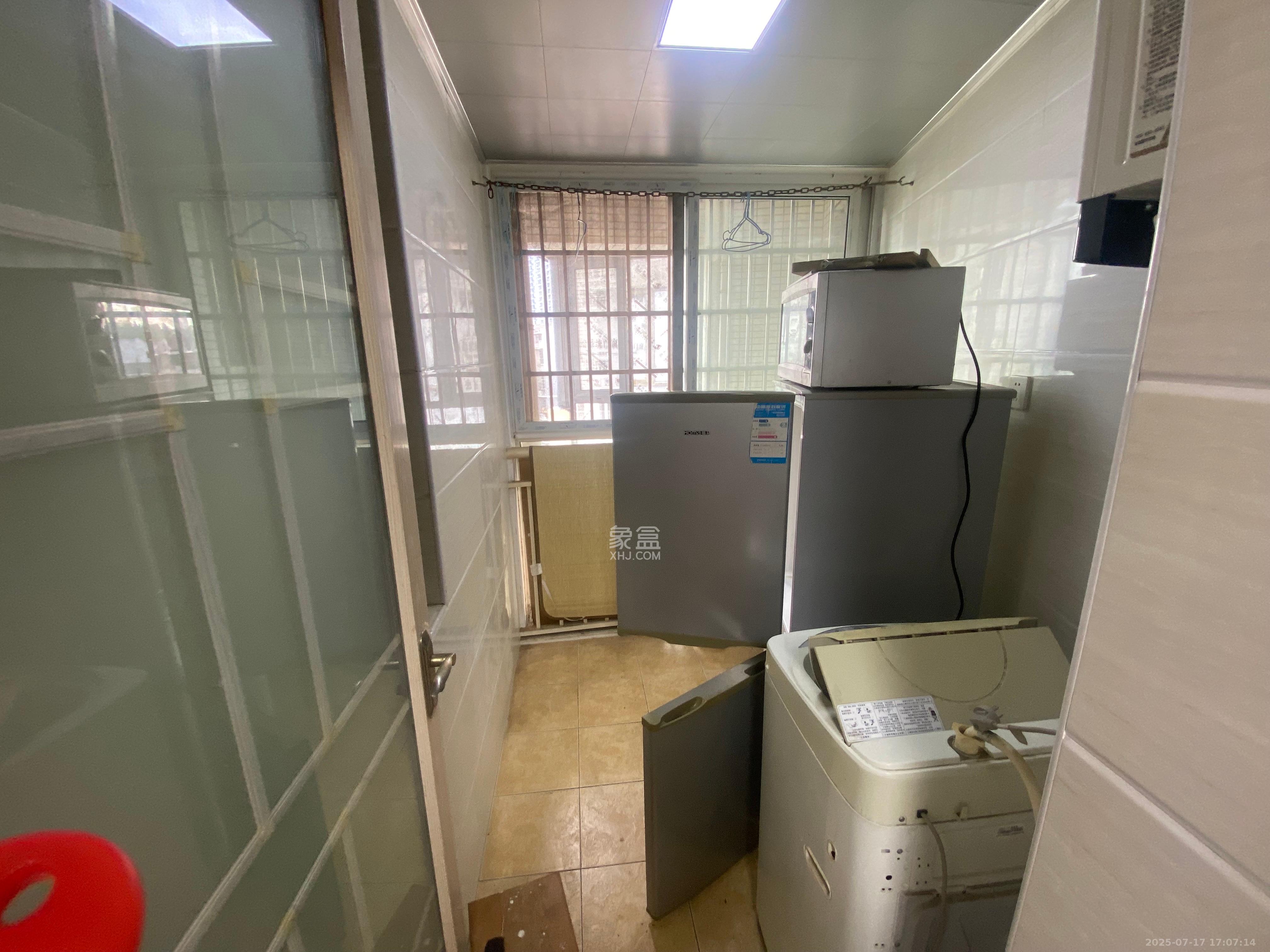 山语城一期  3室1厅1卫    1700.0元/月 山语城一期  3室1厅1卫    1700.0元/月室内图