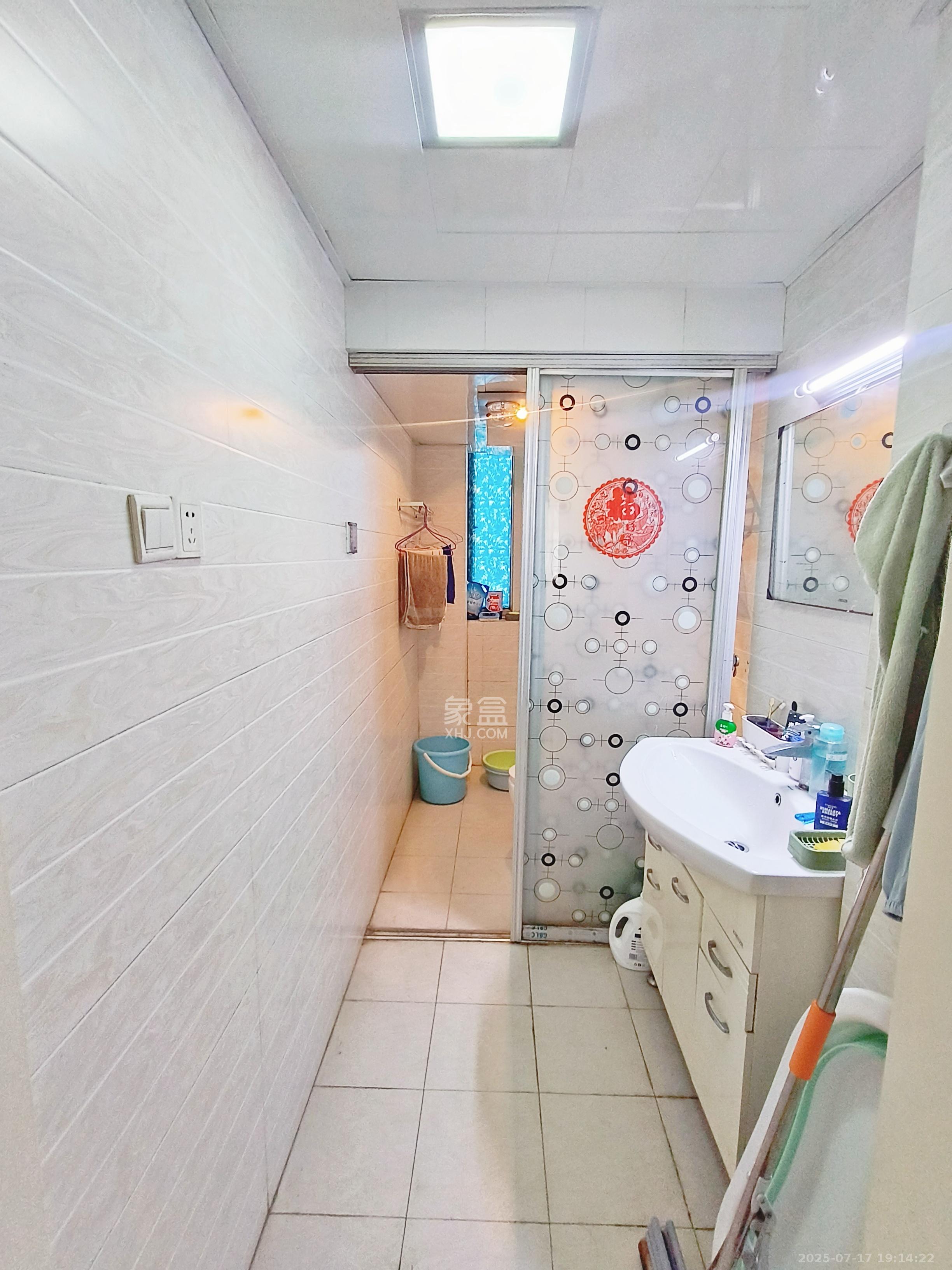 枫林美景  3室2厅1卫   2500.00元/月室内图
