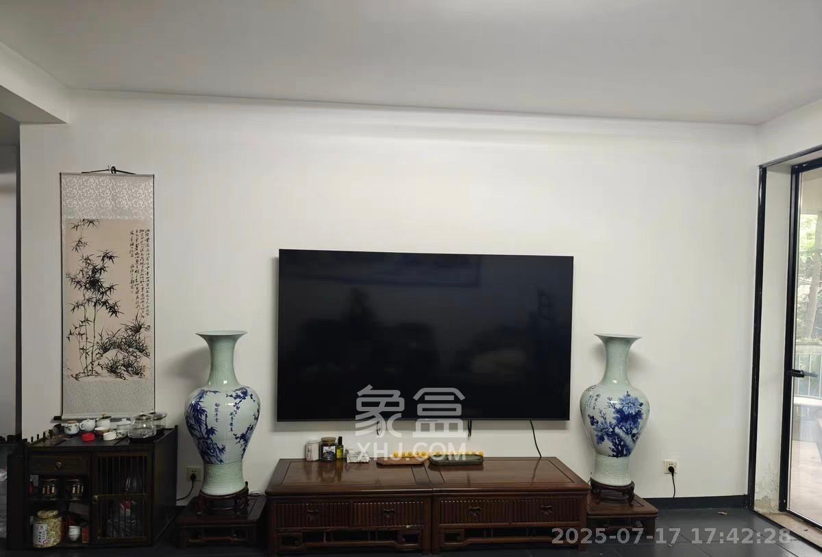 西街花园  4室2厅2卫   4000.00元/月室内图
