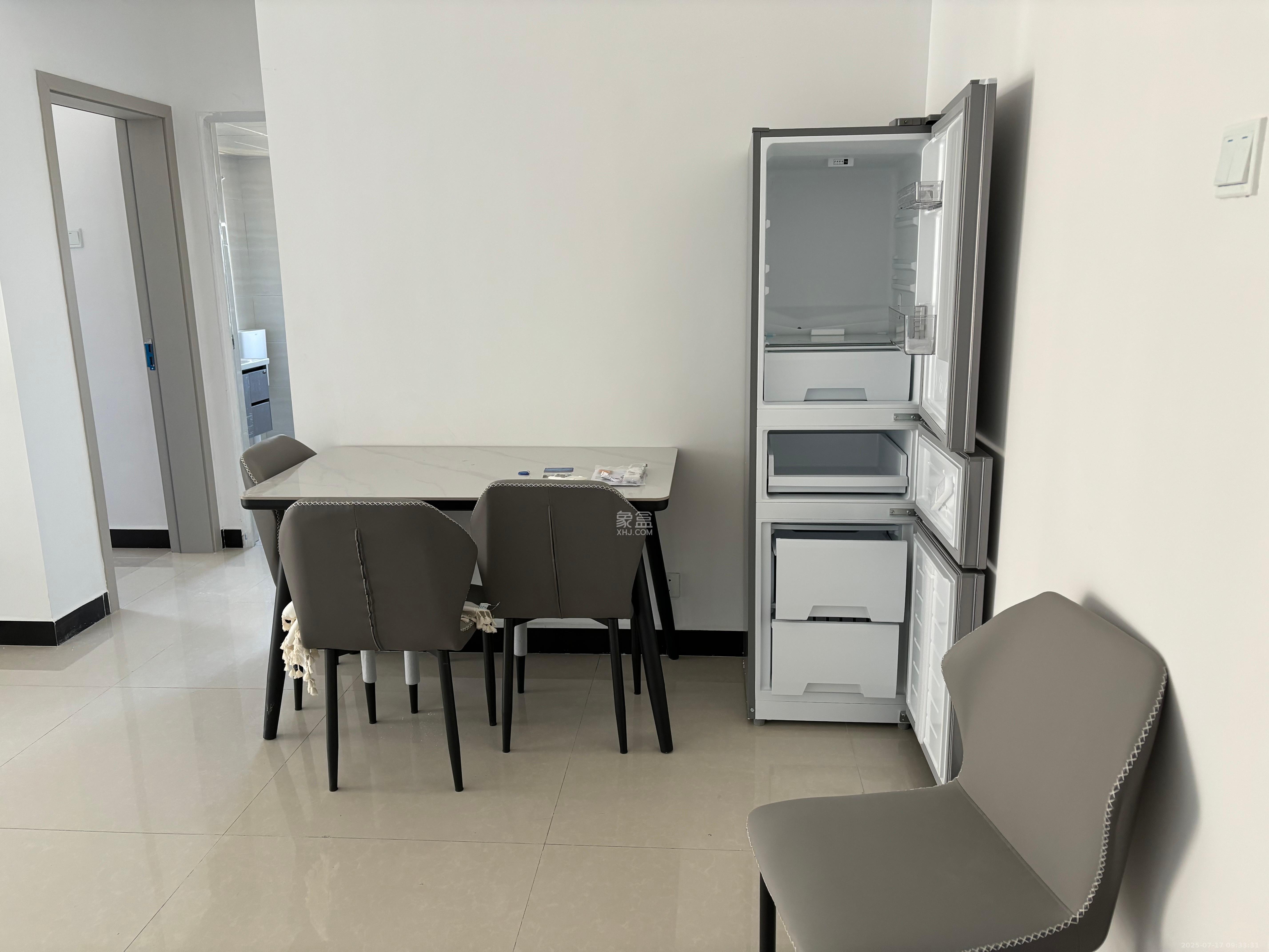 鑫远御文台一期  2室2厅1卫    2200.0元/月 鑫远御文台一期  2室2厅1卫    2200.0元/月室内图1