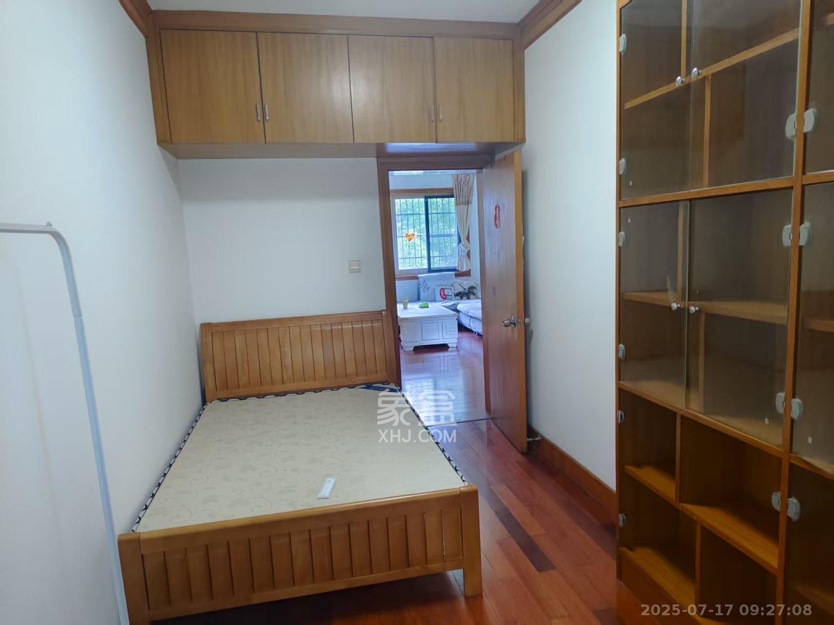 芙蓉区政府机关宿舍 3室2厅1卫 2200.0元/月 芙蓉区政府机关宿舍 3室2厅1卫 2200.0元/月室内图