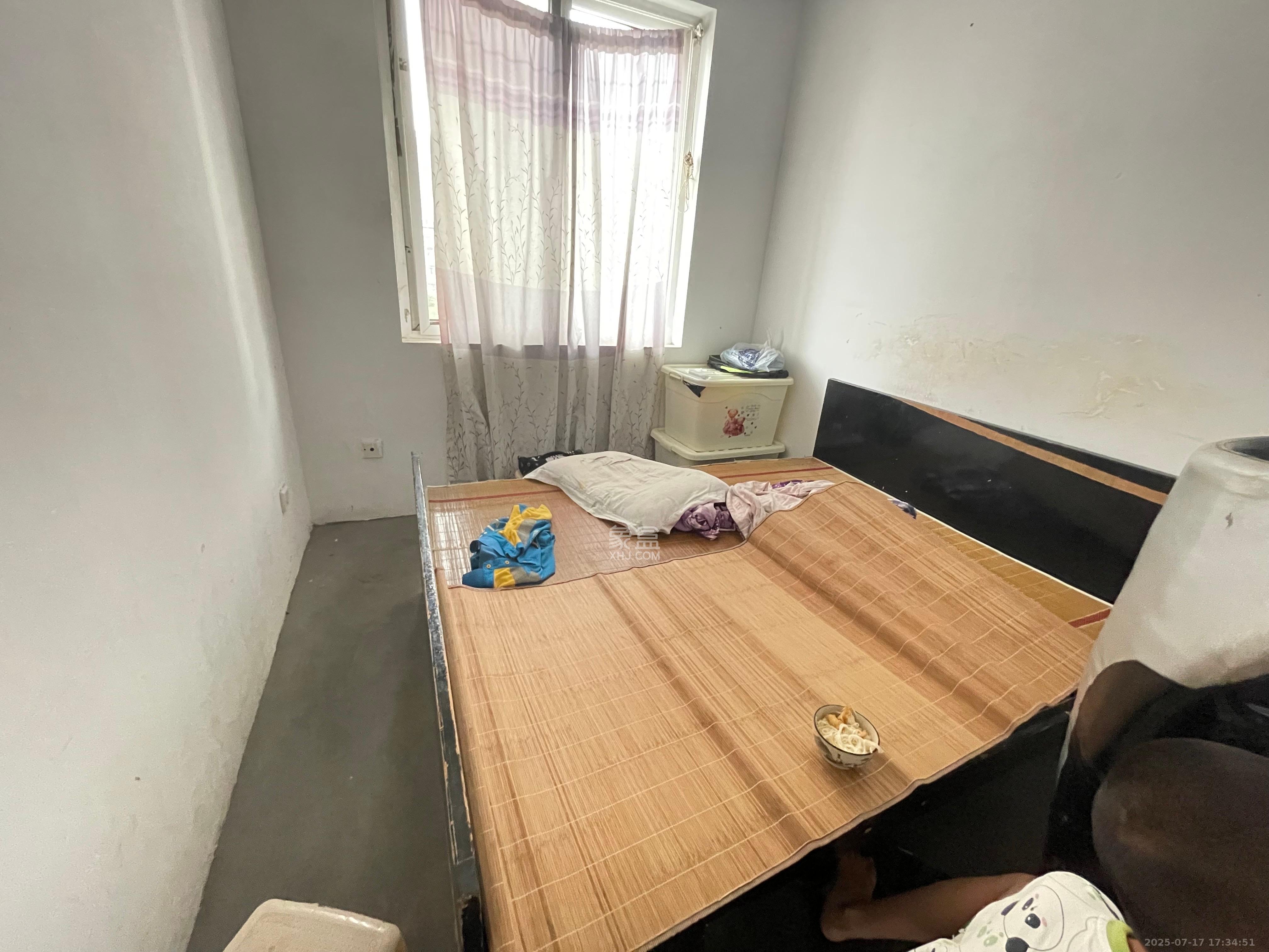 景湾小区(井湾小区) 3室2厅1卫 1400.0元/月 景湾小区(井湾小区) 3室2厅1卫 1400.0元/月室内图