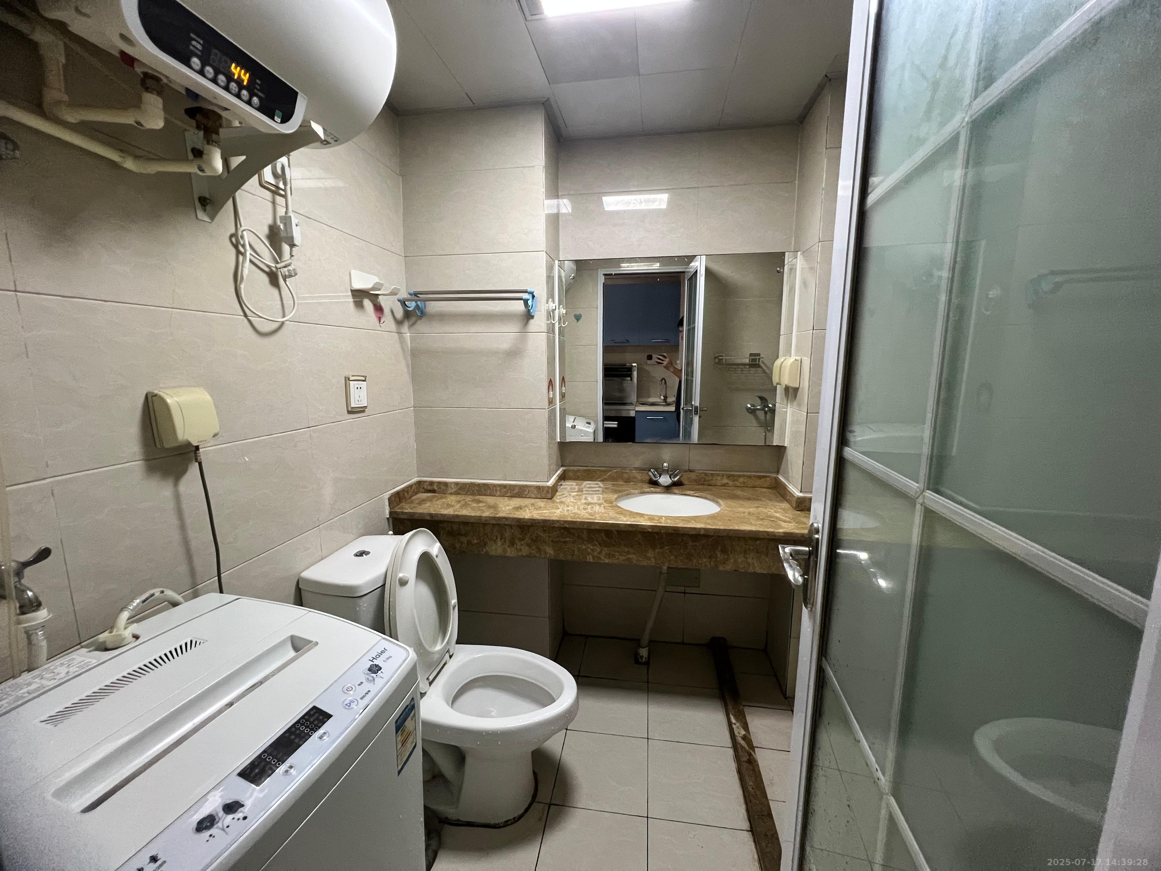 西子一间  1室0厅1卫   1700.00元/月室内图