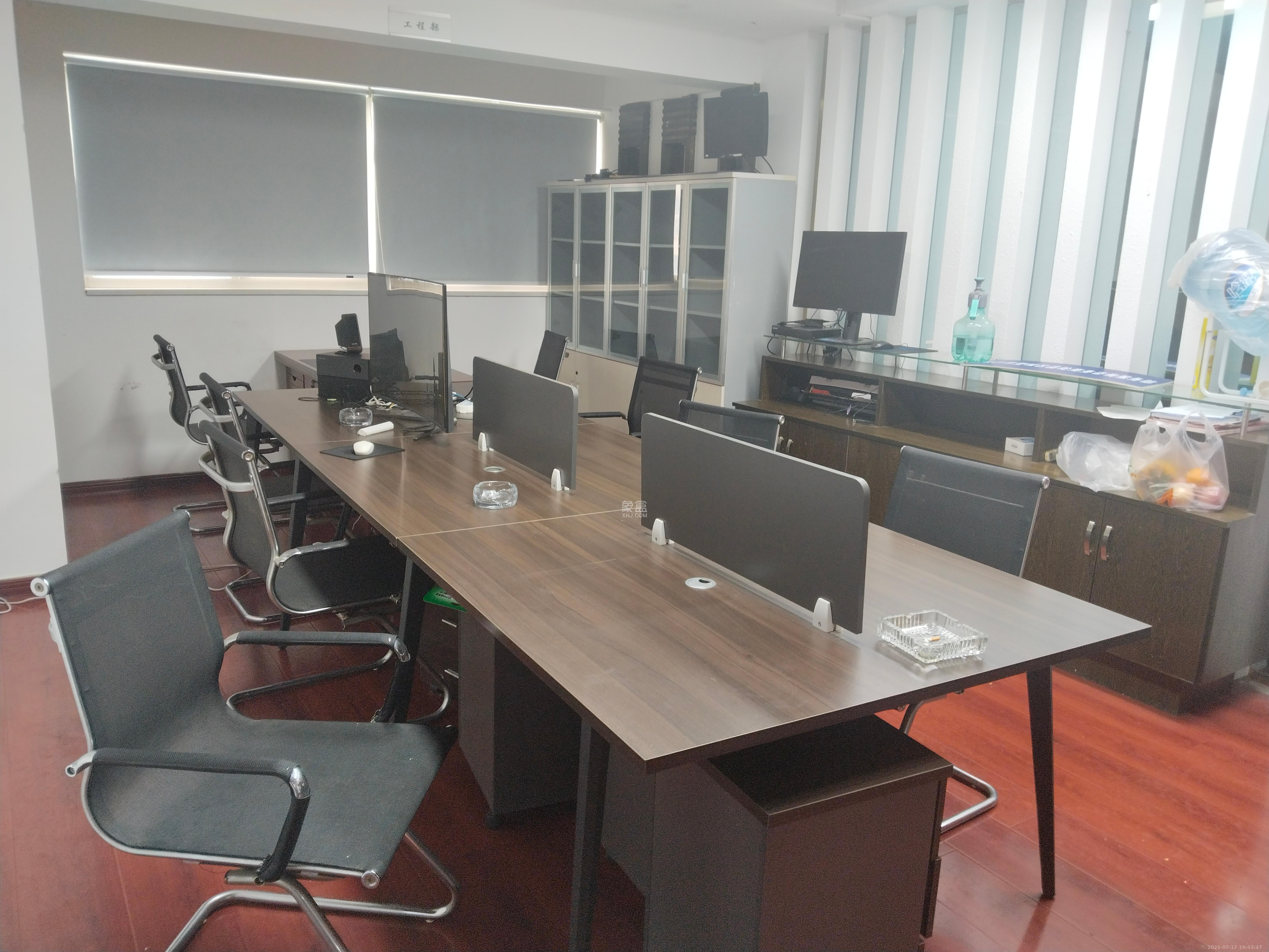 巴黎香榭 3室2厅2卫 5500.0元/月 巴黎香榭 3室2厅2卫 5500.0元/月室内图