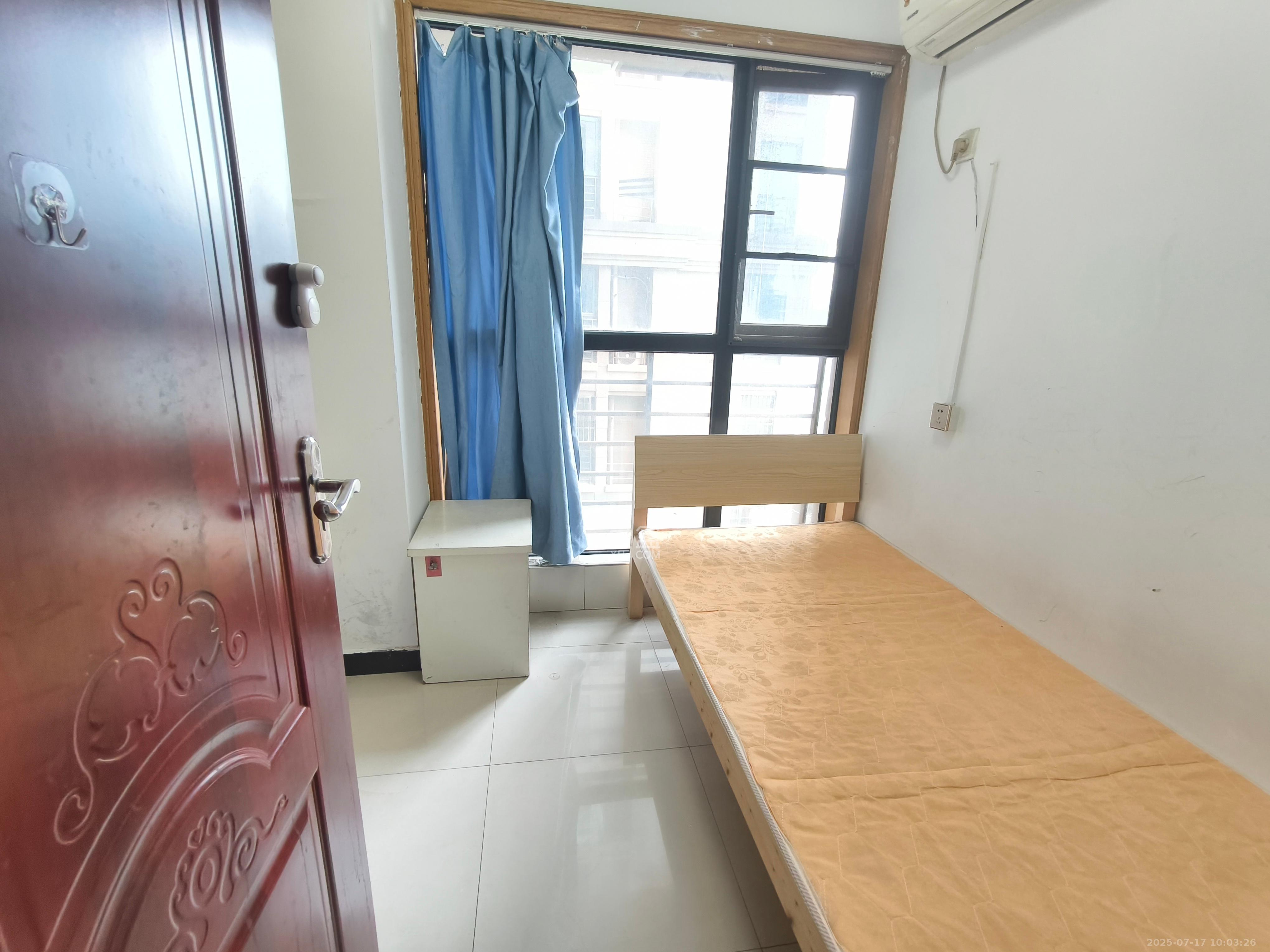 湘江锦绣  3室2厅2卫   2000.00元/月室内图