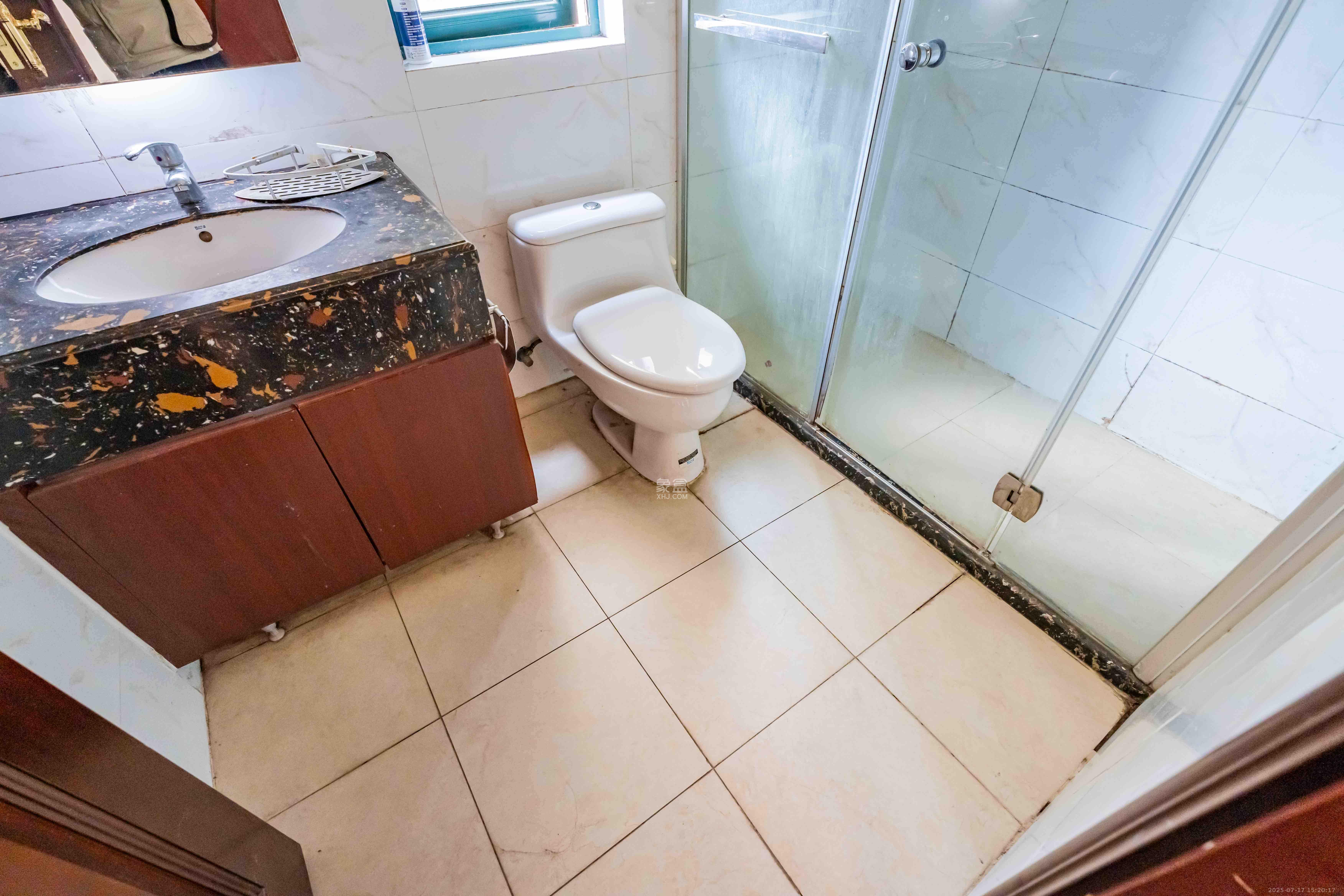 恒大雅苑 3室2厅2卫 2500.0元/月 恒大雅苑 3室2厅2卫 2500.0元/月室内图