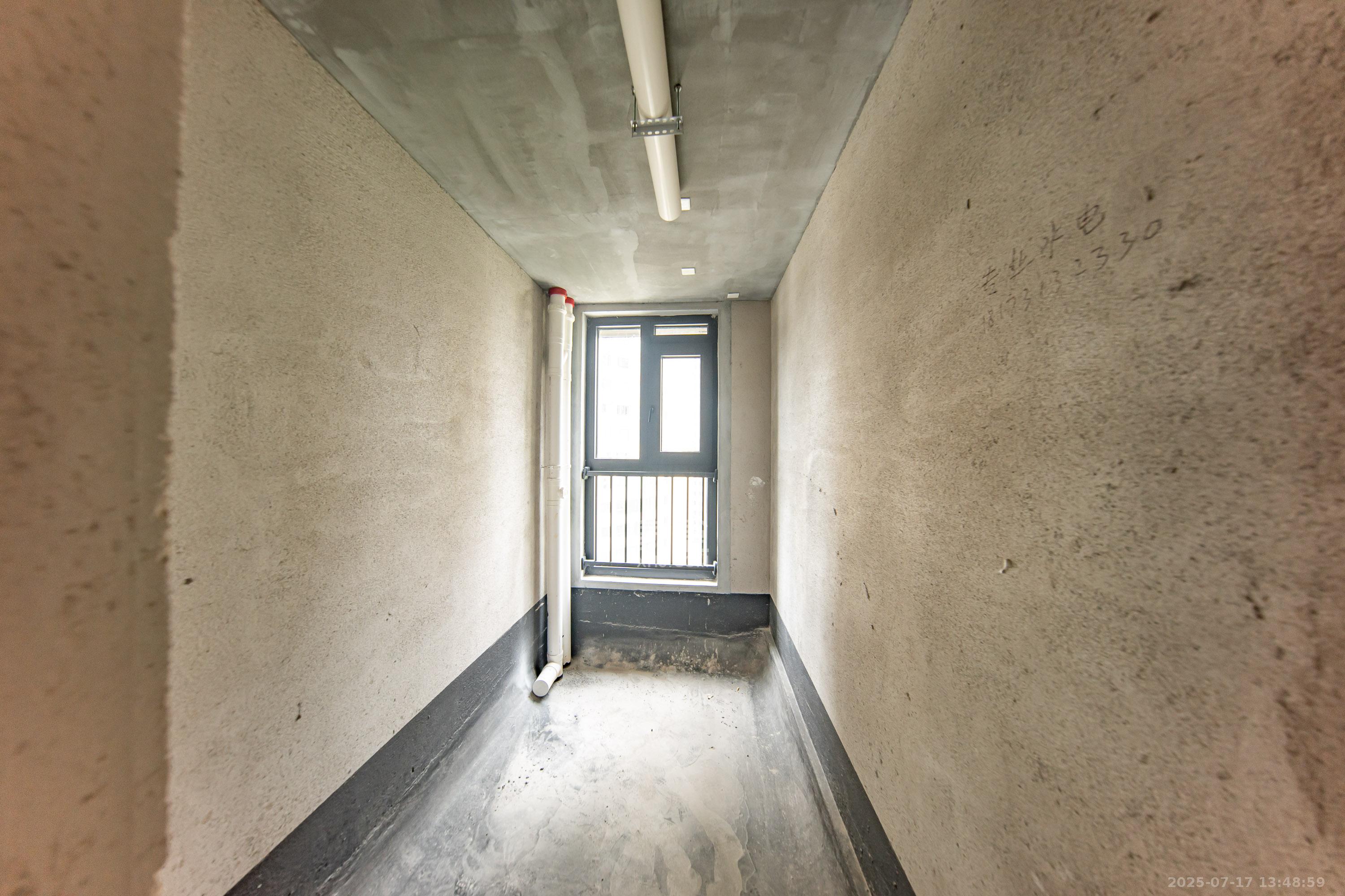 建投象山国际  6室2厅3卫   450.00万卫生间