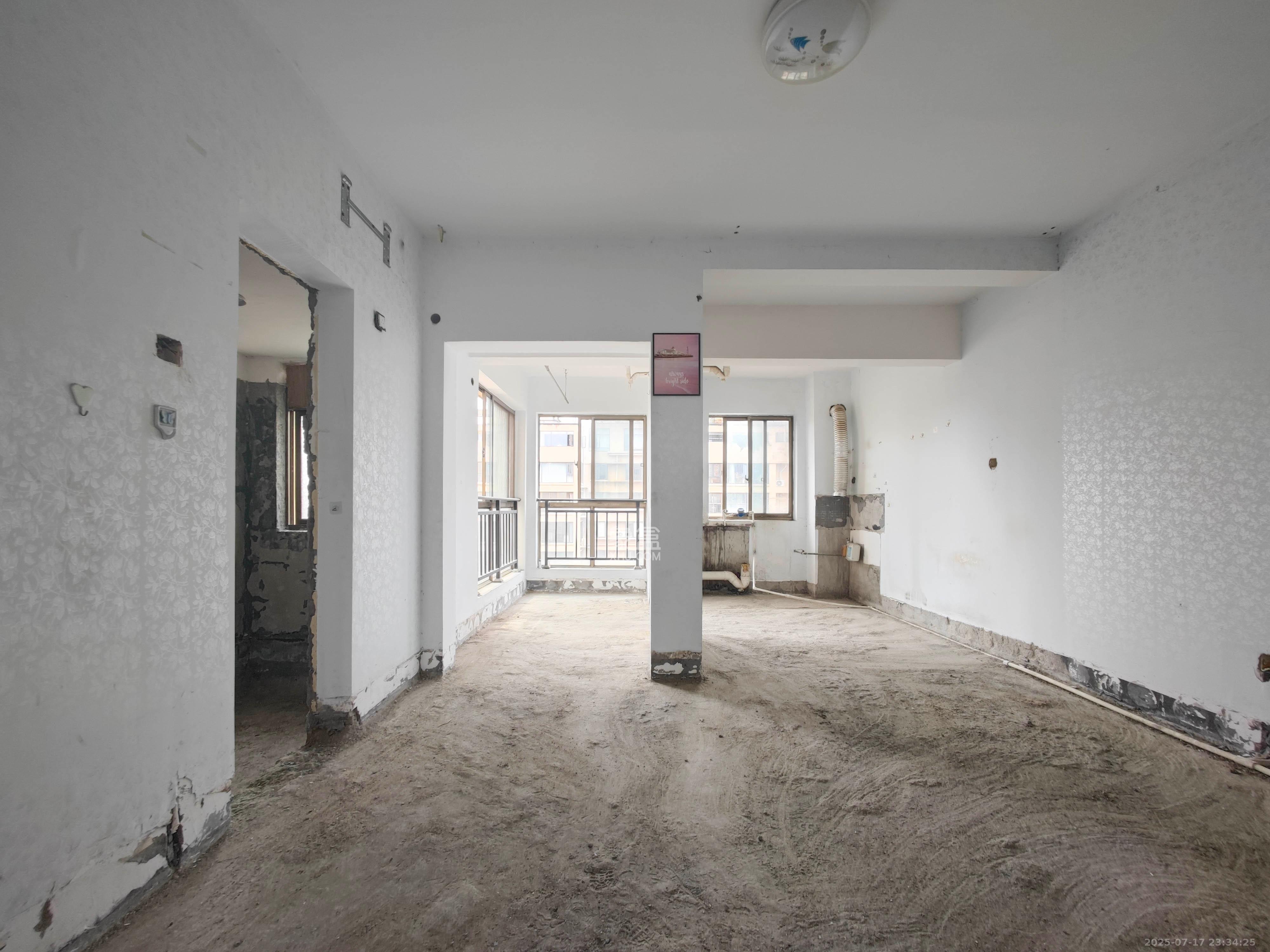 中天瑞景  5室2厅2卫    126.0万 中天瑞景  5室2厅2卫    126.0万其他