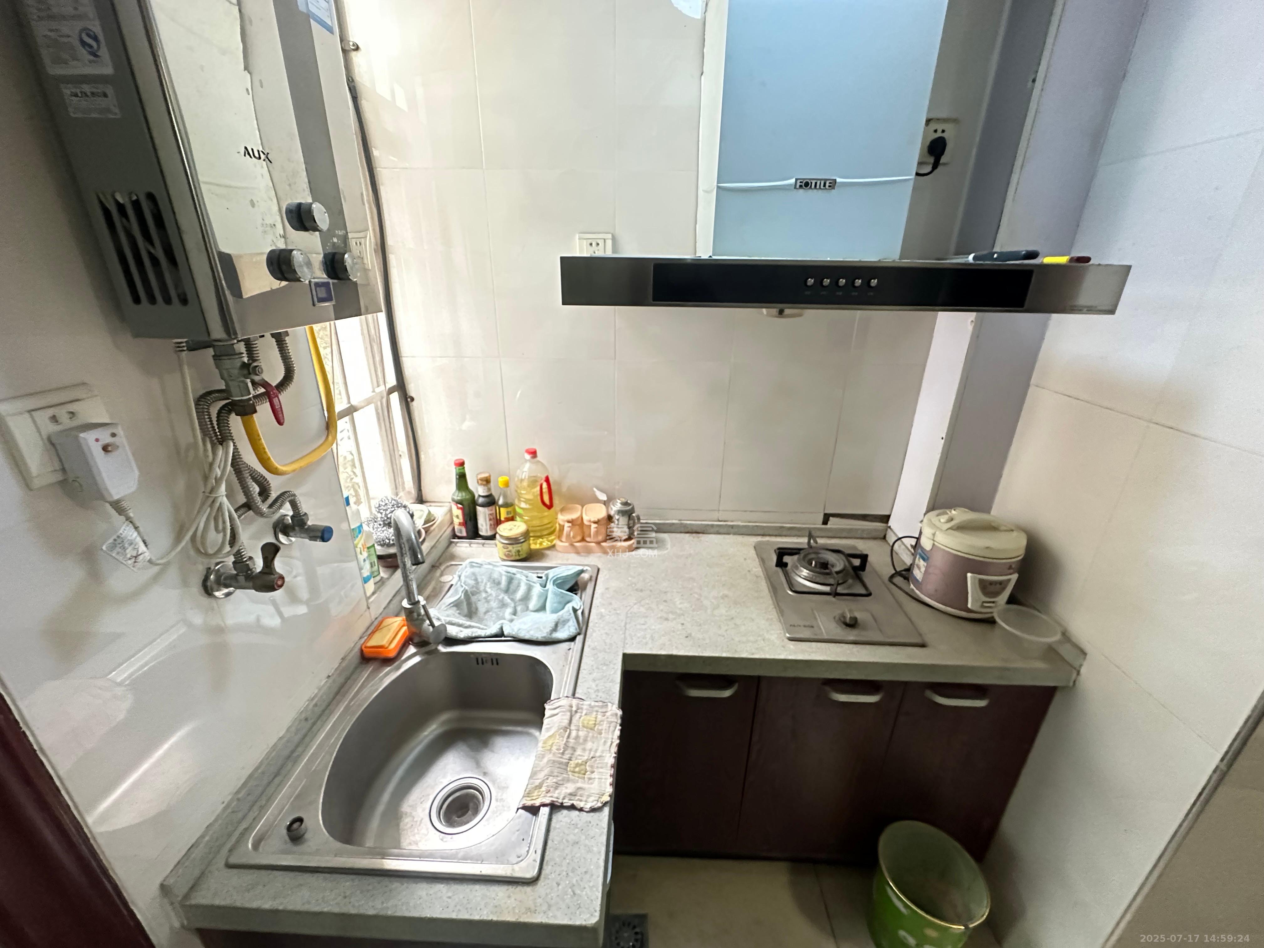 海林馨香雅苑 1室1厅1卫 1300.0元/月 海林馨香雅苑 1室1厅1卫 1300.0元/月室内图