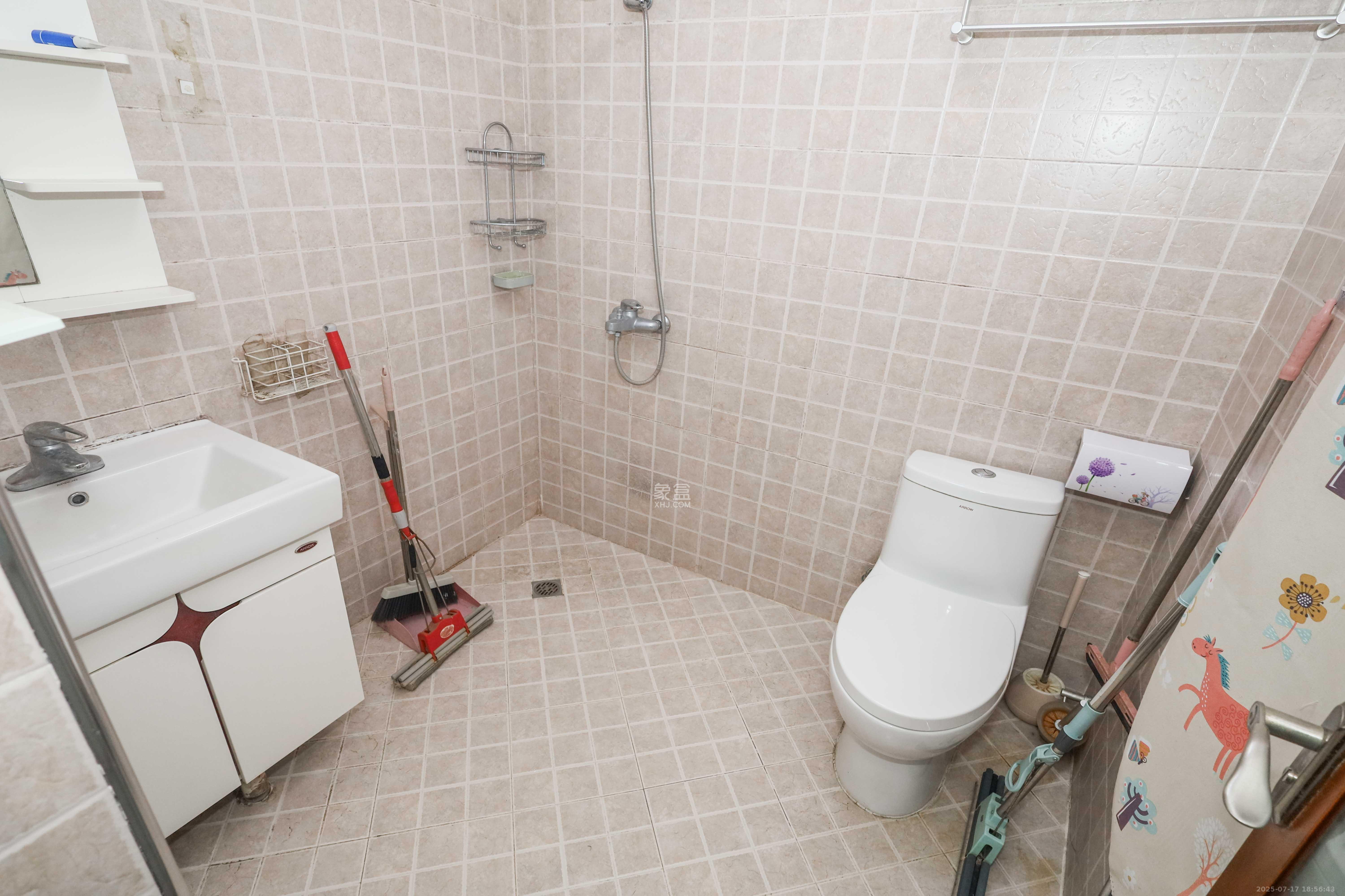 保利麓谷林语E区  4室2厅2卫    91.8万 保利麓谷林语E区  4室2厅2卫    91.8万卫生间