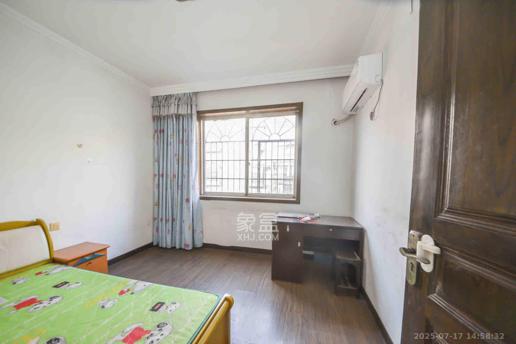 天韵家园 3室1厅1卫 1700.0元/月 天韵家园 3室1厅1卫 1700.0元/月室内图