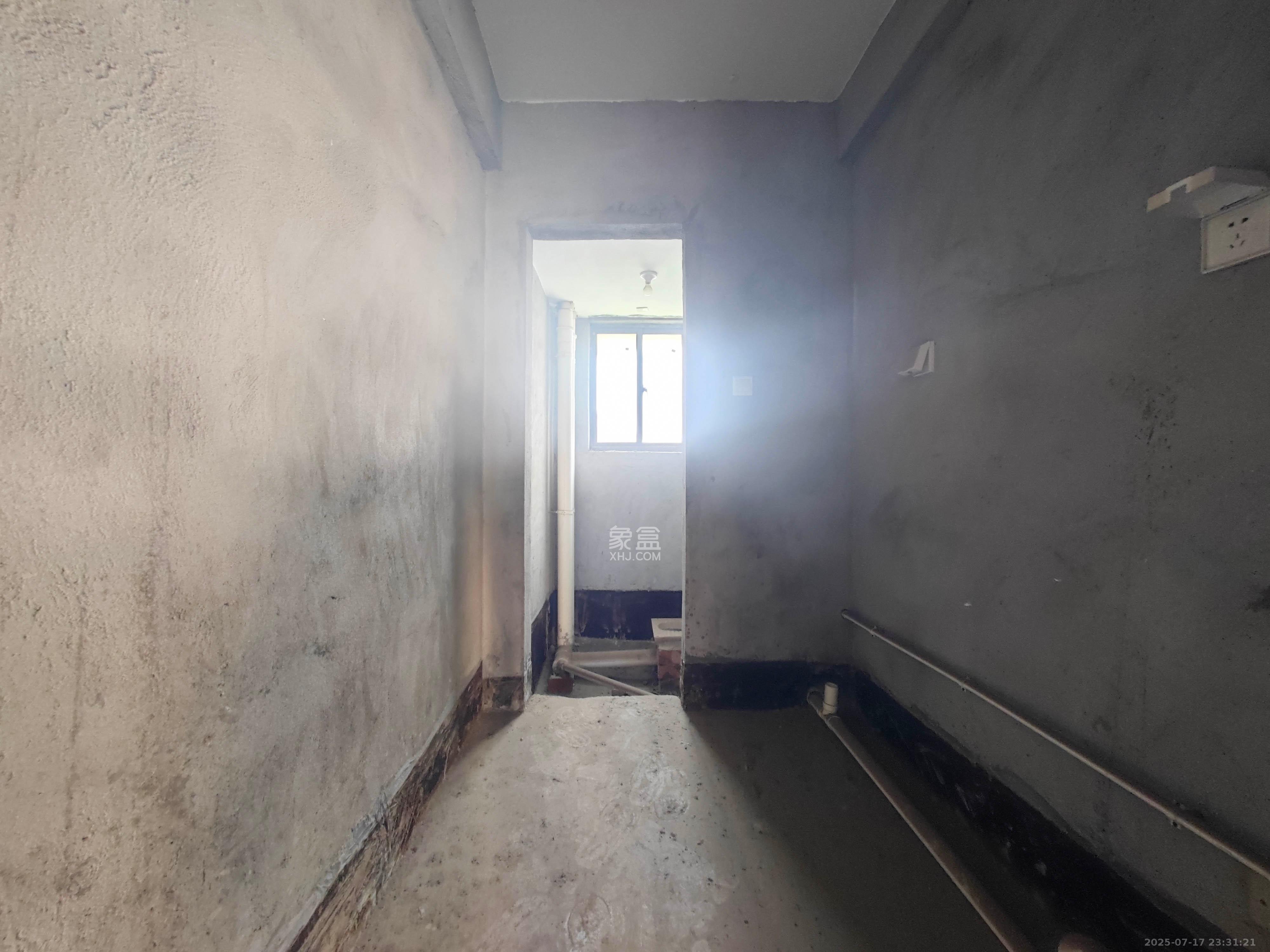 鑫天御景湾 3室2厅2卫 106.8万 鑫天御景湾 3室2厅2卫 106.8万卫生间