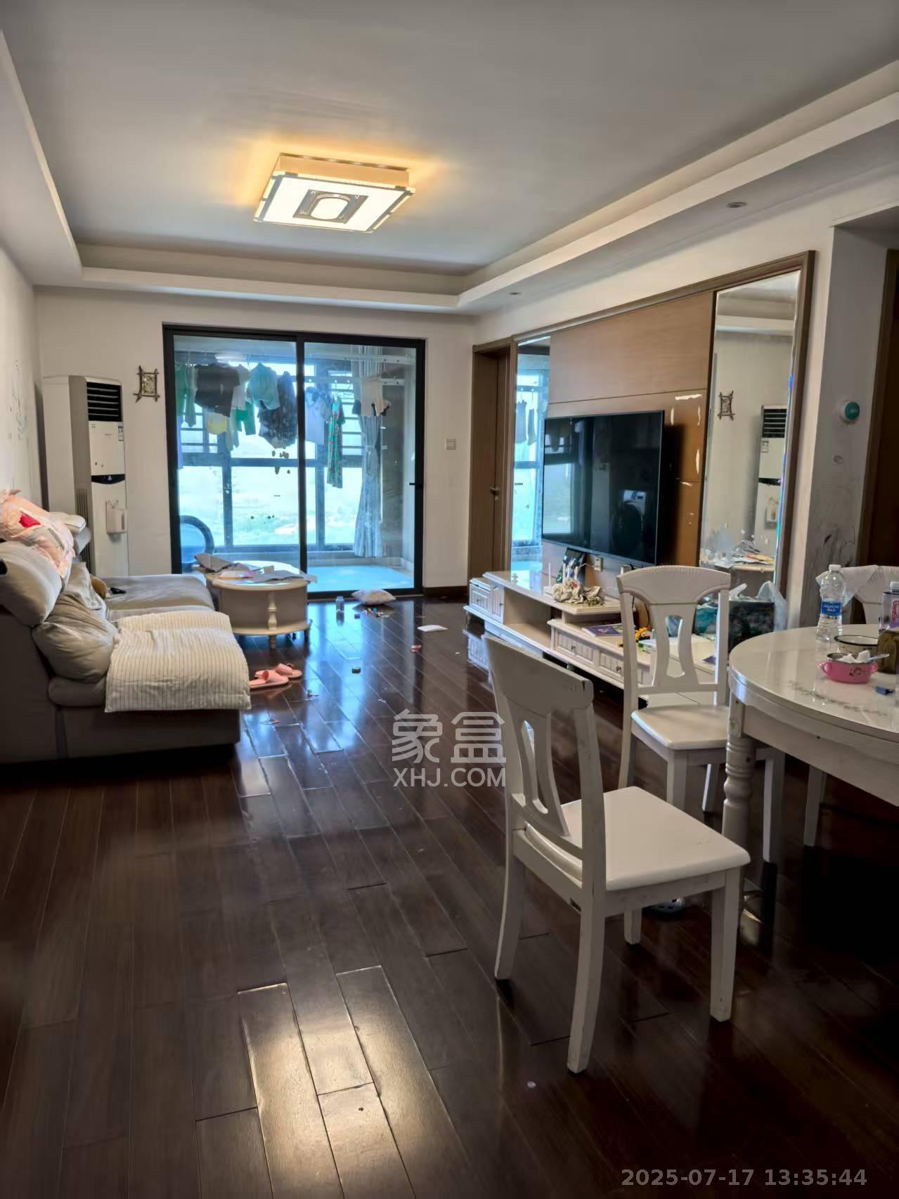 万科白鹭郡  3室2厅1卫   2600.00元/月