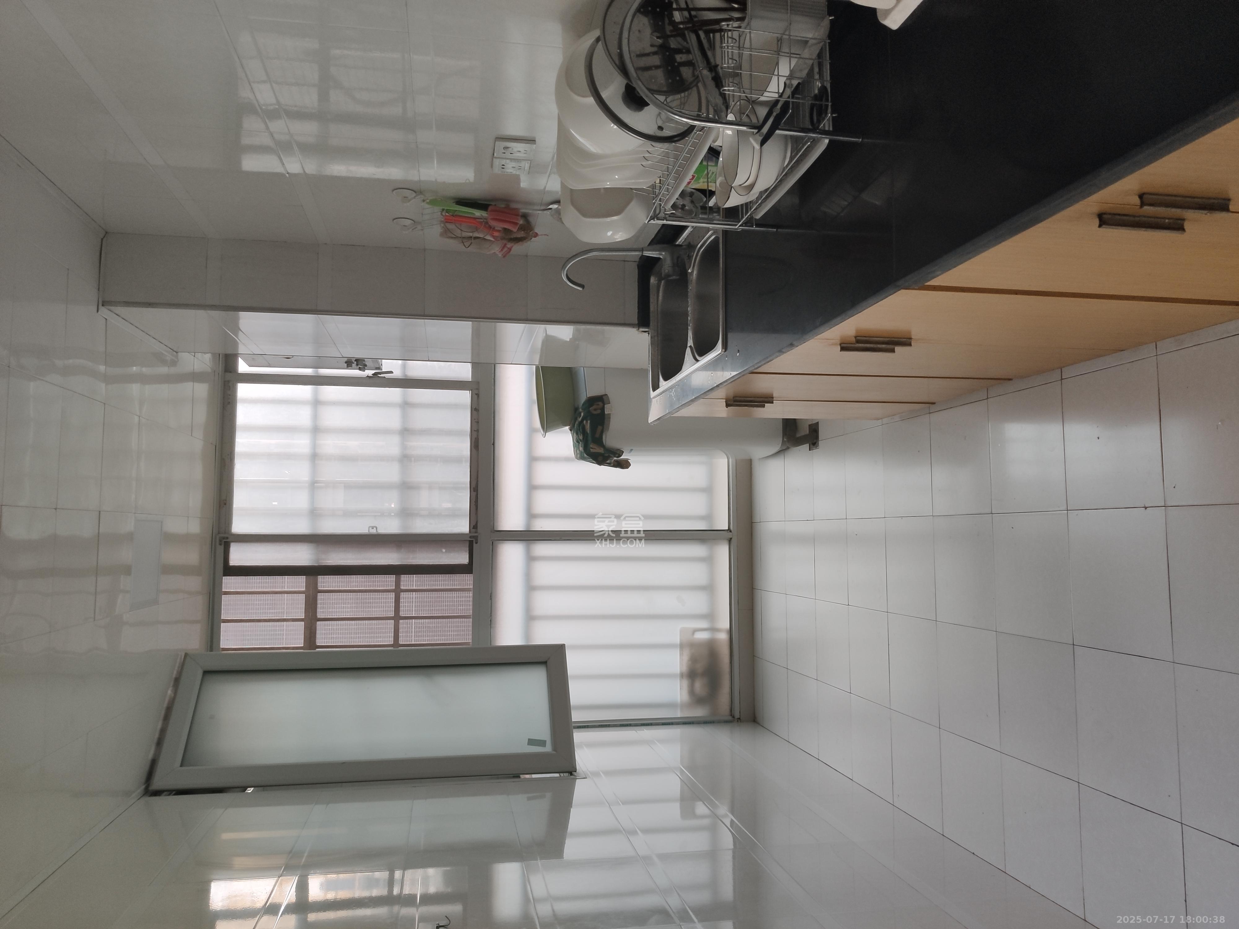 红树湾  1室2厅1卫   1800.00元/月室内图