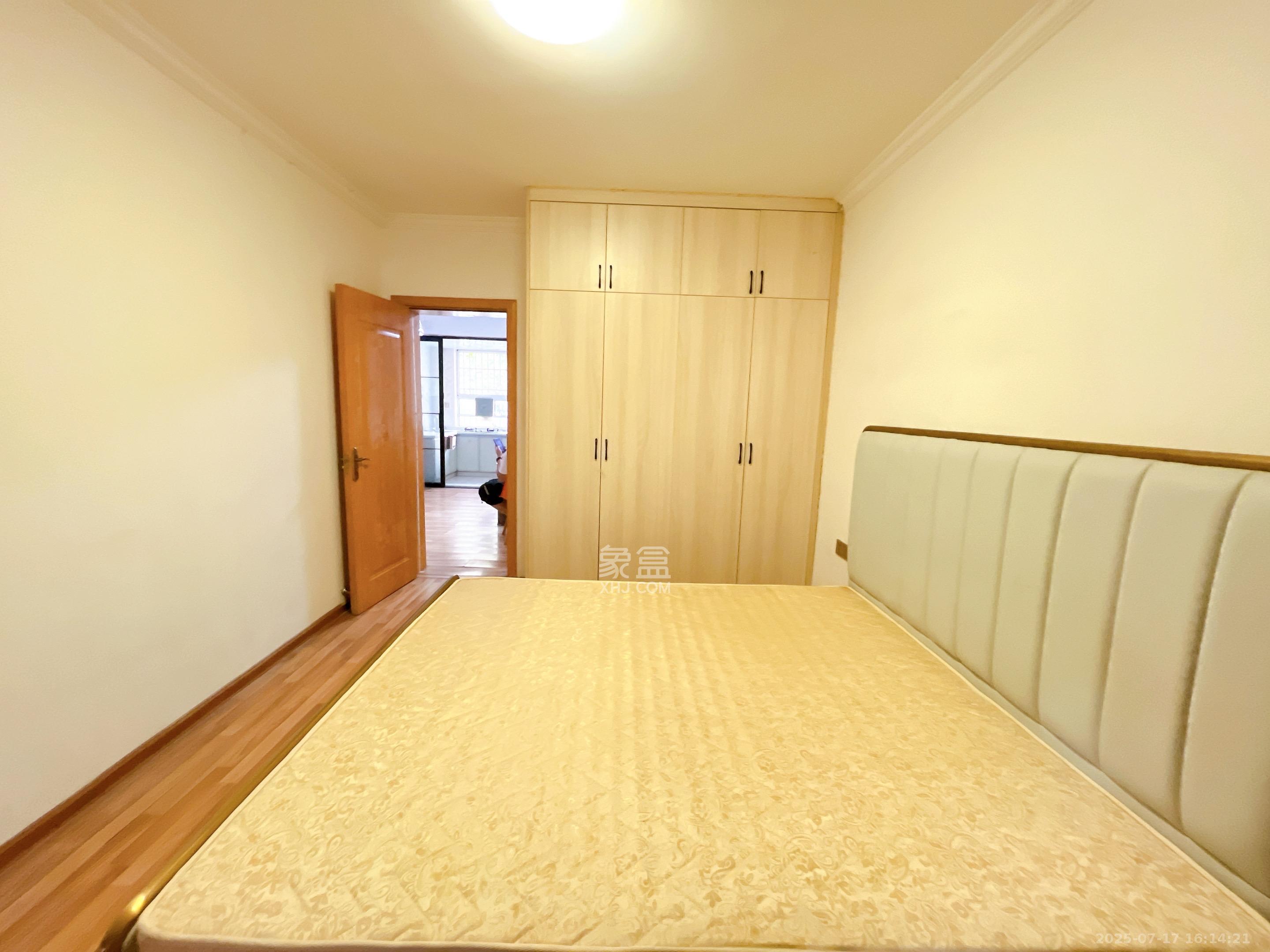 茅亭子  3室1厅1卫    3400.0元/月室内图