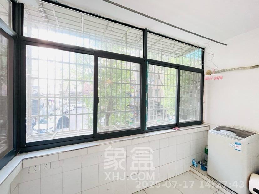 红旗社区  2室1厅1卫   2000.00元/月室内图