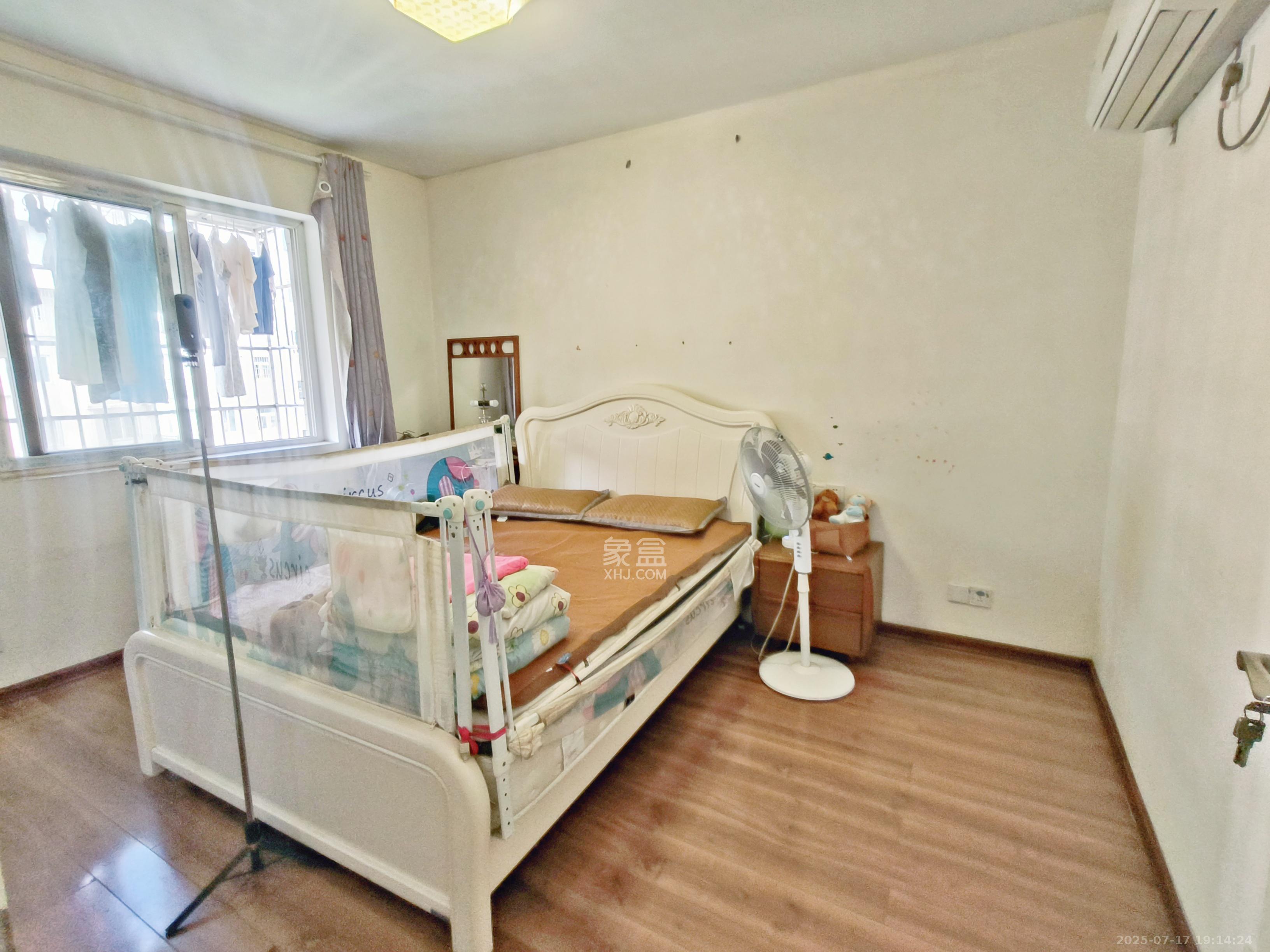 枫林美景  3室2厅1卫   2500.00元/月室内图