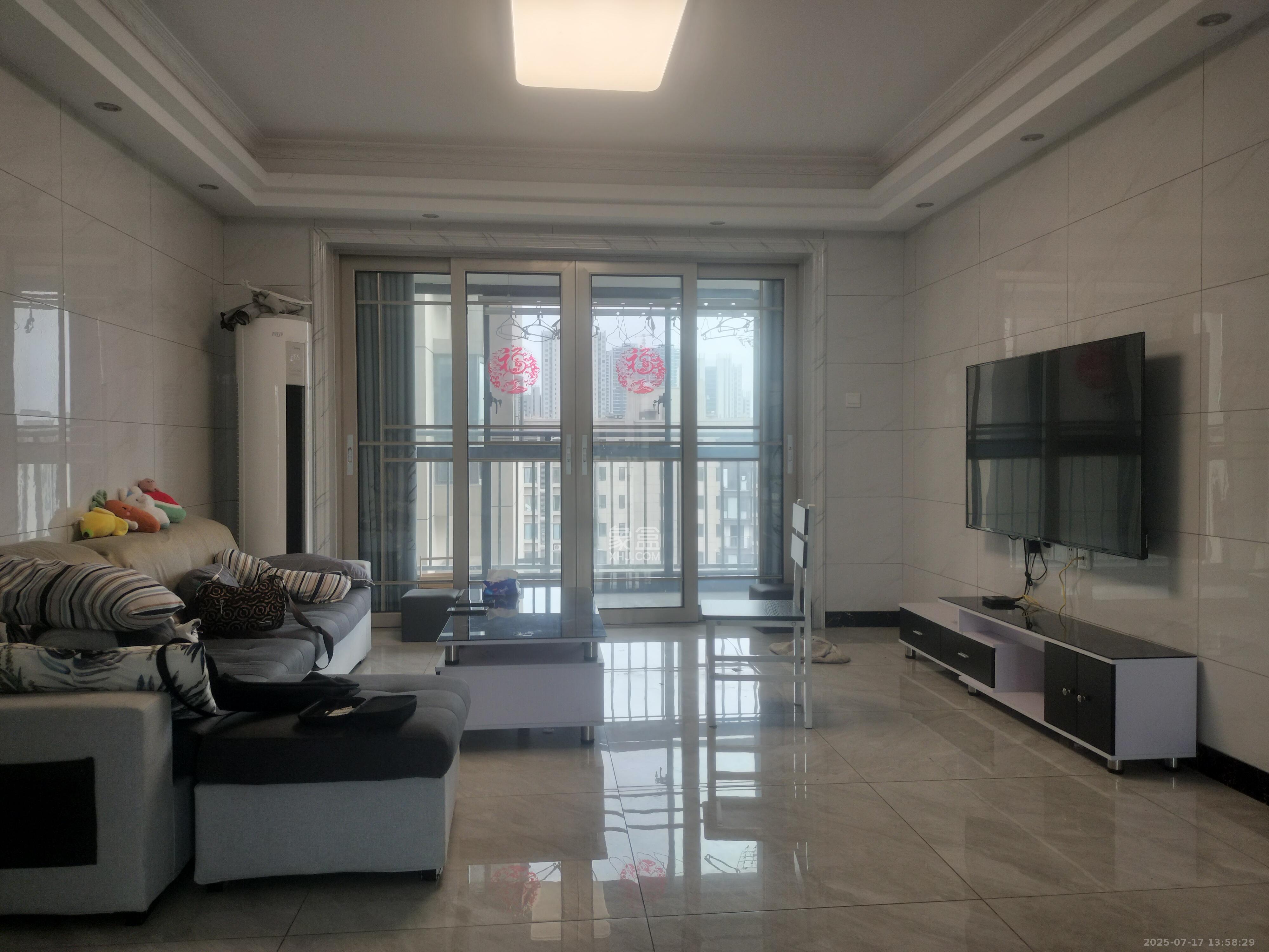 中国铁建梅溪青秀三期  4室2厅2卫   3600.00元/月